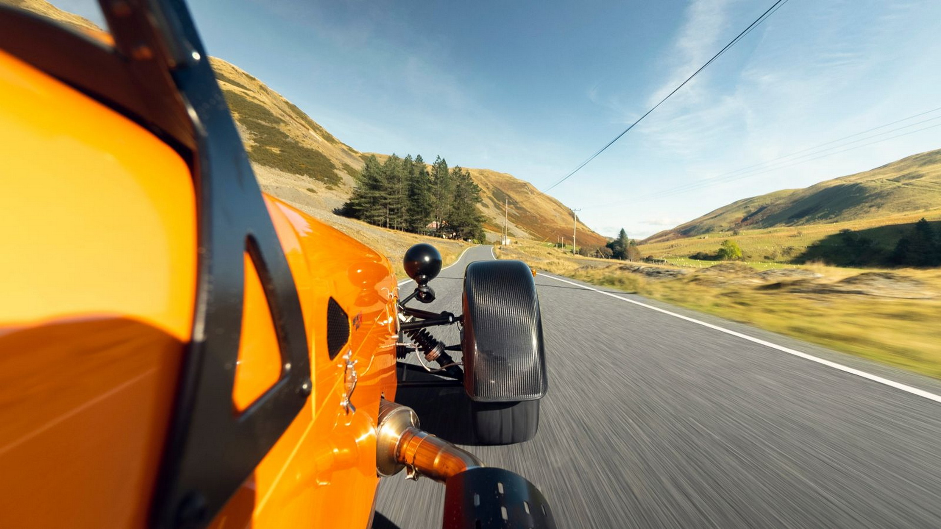 Caterham Introduces New Mid-Range Seven 340 With 170 HP 2.0-Liter Duratec Engine