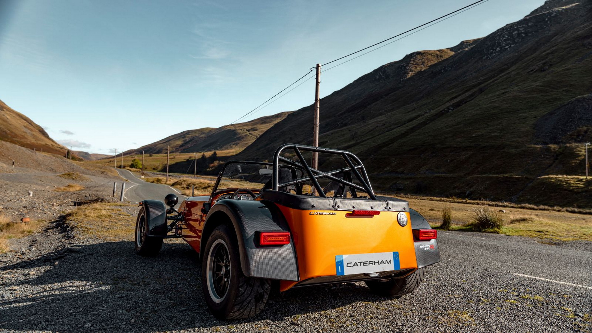 Caterham Introduces New Mid-Range Seven 340 With 170 HP 2.0-Liter Duratec Engine