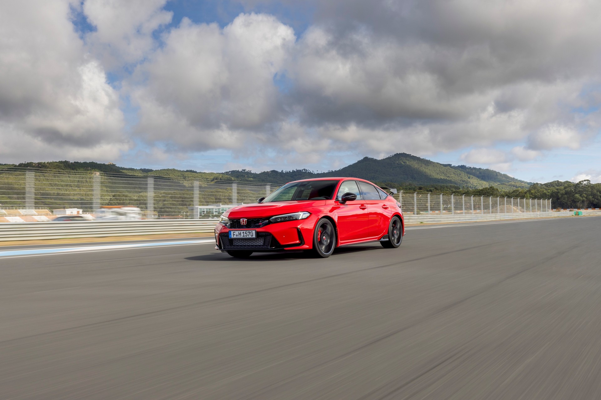 2023 Honda Civic Type R Offers 325 HP For £46,995 In The UK