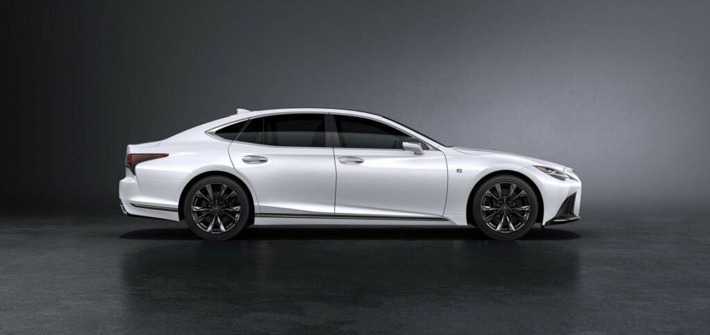  New Lexus ES Looks Like A Totally Different Car