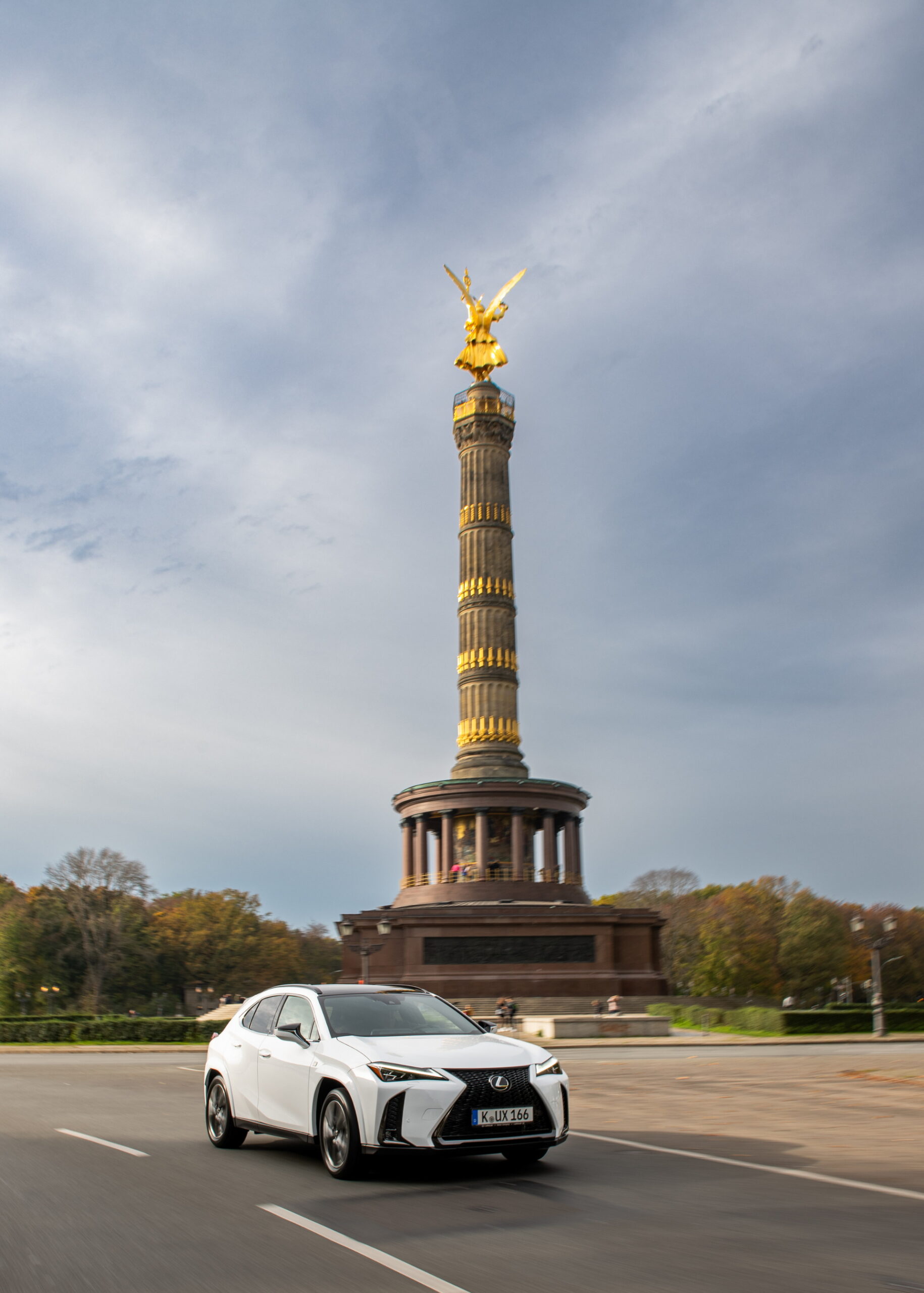 2023 Lexus UX 300e Arrives In Europe With 40% More Range And Better Tech