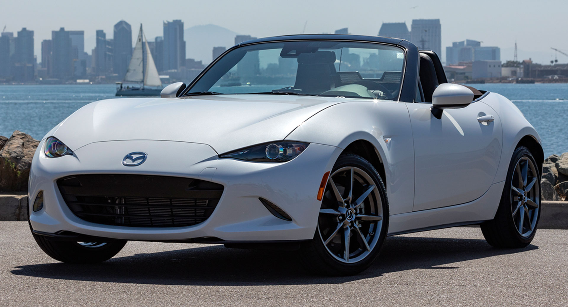 La Mazda MX-5 Miata 2023 obtient une hausse de prix de 400 $ pour accompagner le nouvel extérieur en sable de zircon