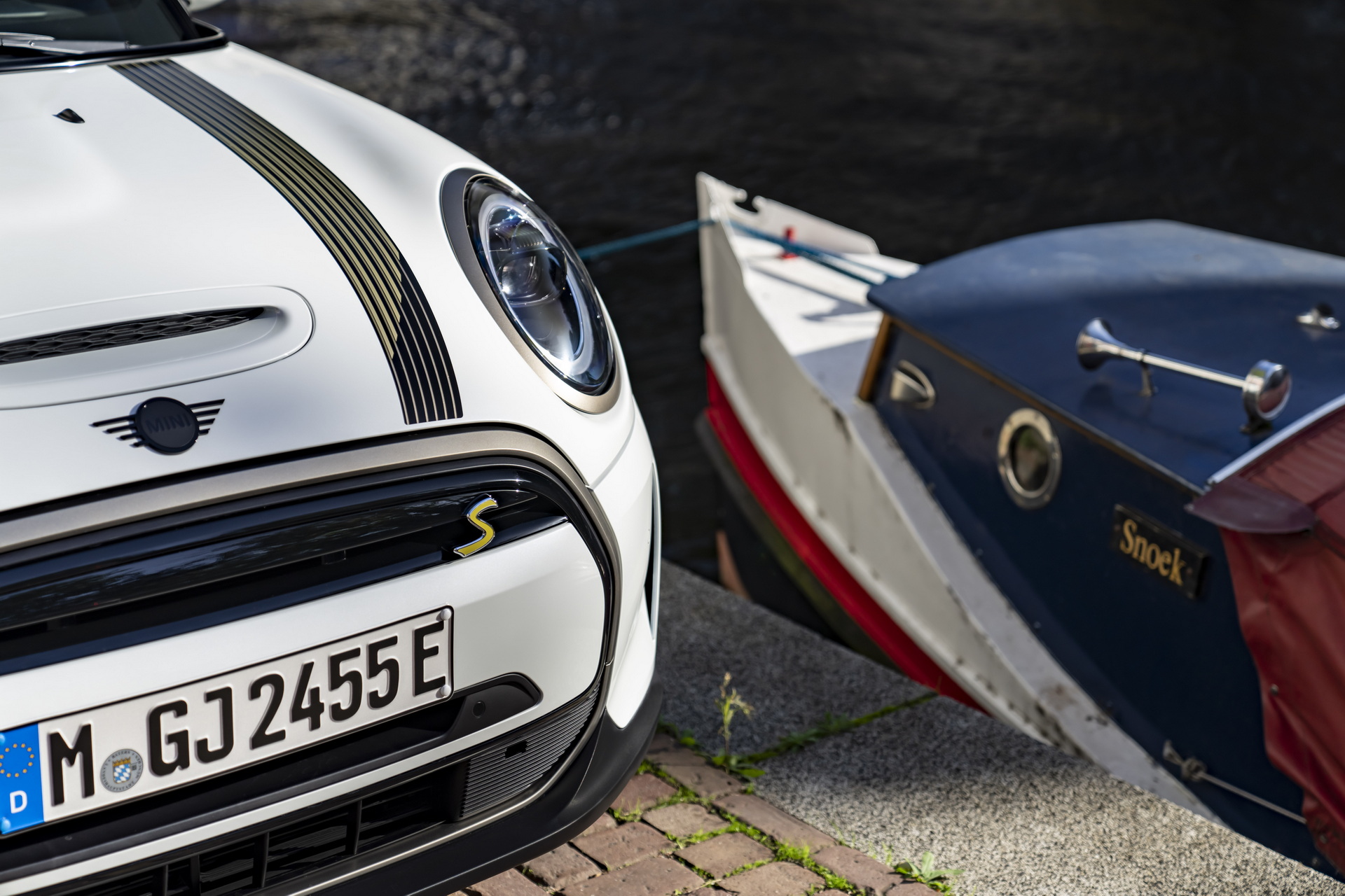 Mini Celebrates The Approach Of Winter With Nanuk White Resolute Edition