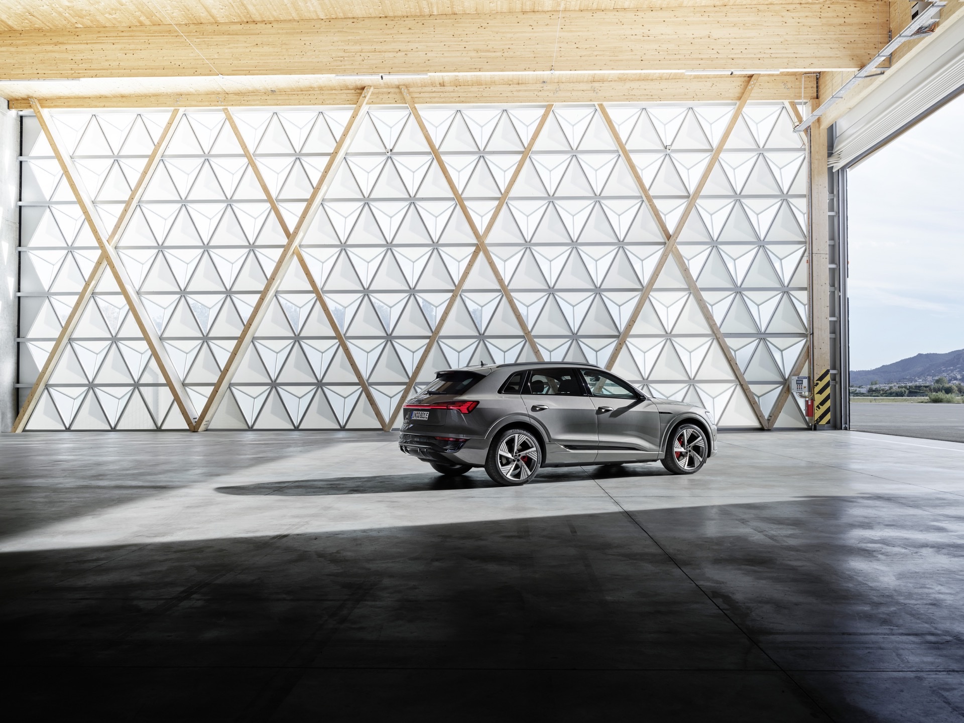 2024 Audi Q8 E-Tron Realigns Itself With Bigger Battery And Improved Looks