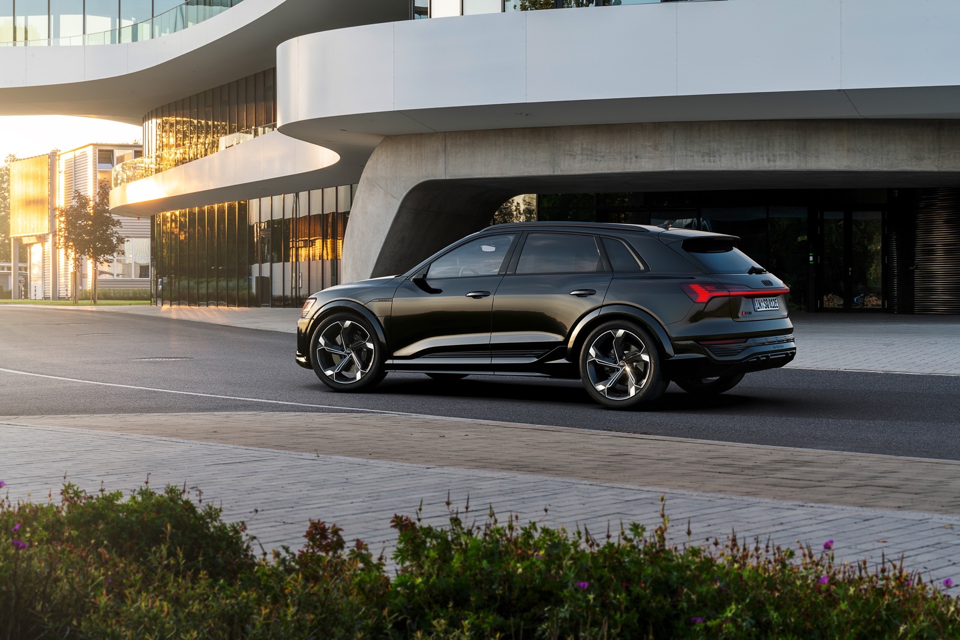 2024 Audi Q8 E-Tron Realigns Itself With Bigger Battery And Improved Looks