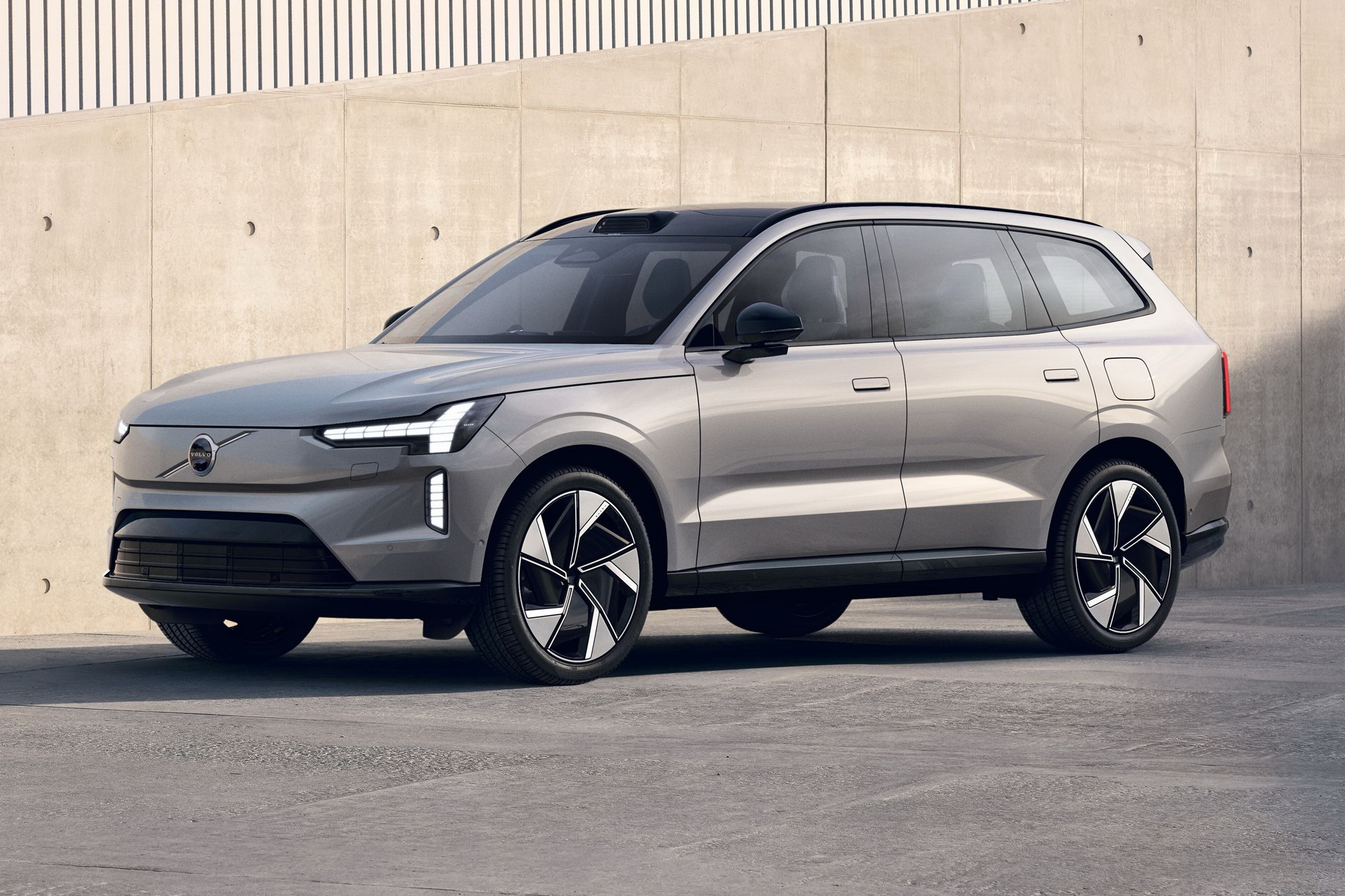 2024 Volvo EX90 Is A Polestar 3 Electric SUV Dressed For A Court Appearance