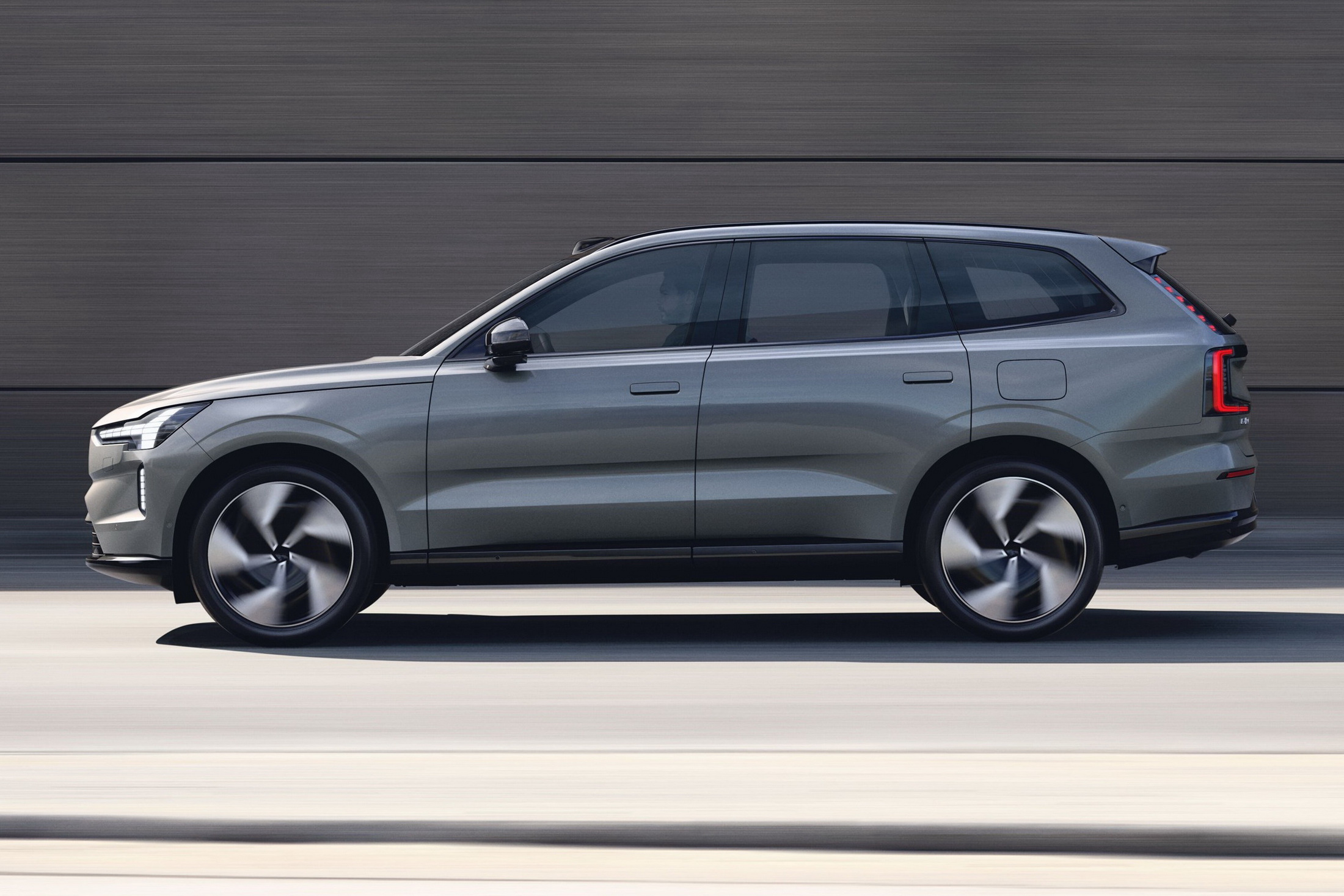 2024 Volvo EX90 Is A Polestar 3 Electric SUV Dressed For A Court Appearance