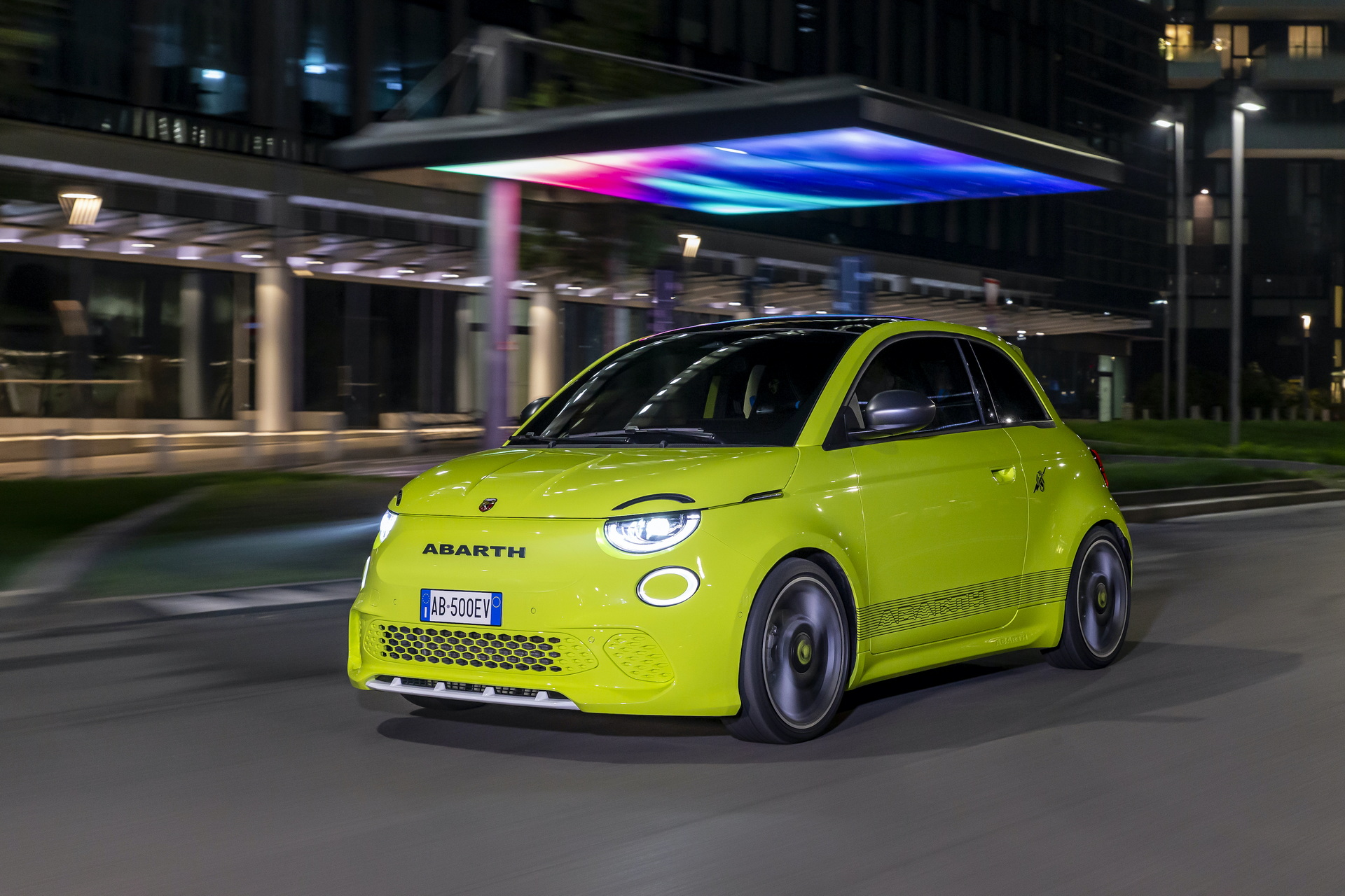 Abarth 500e Revealed: New Electric Hot Hatch Offers 153 HP, 0-62 In 7 Sec