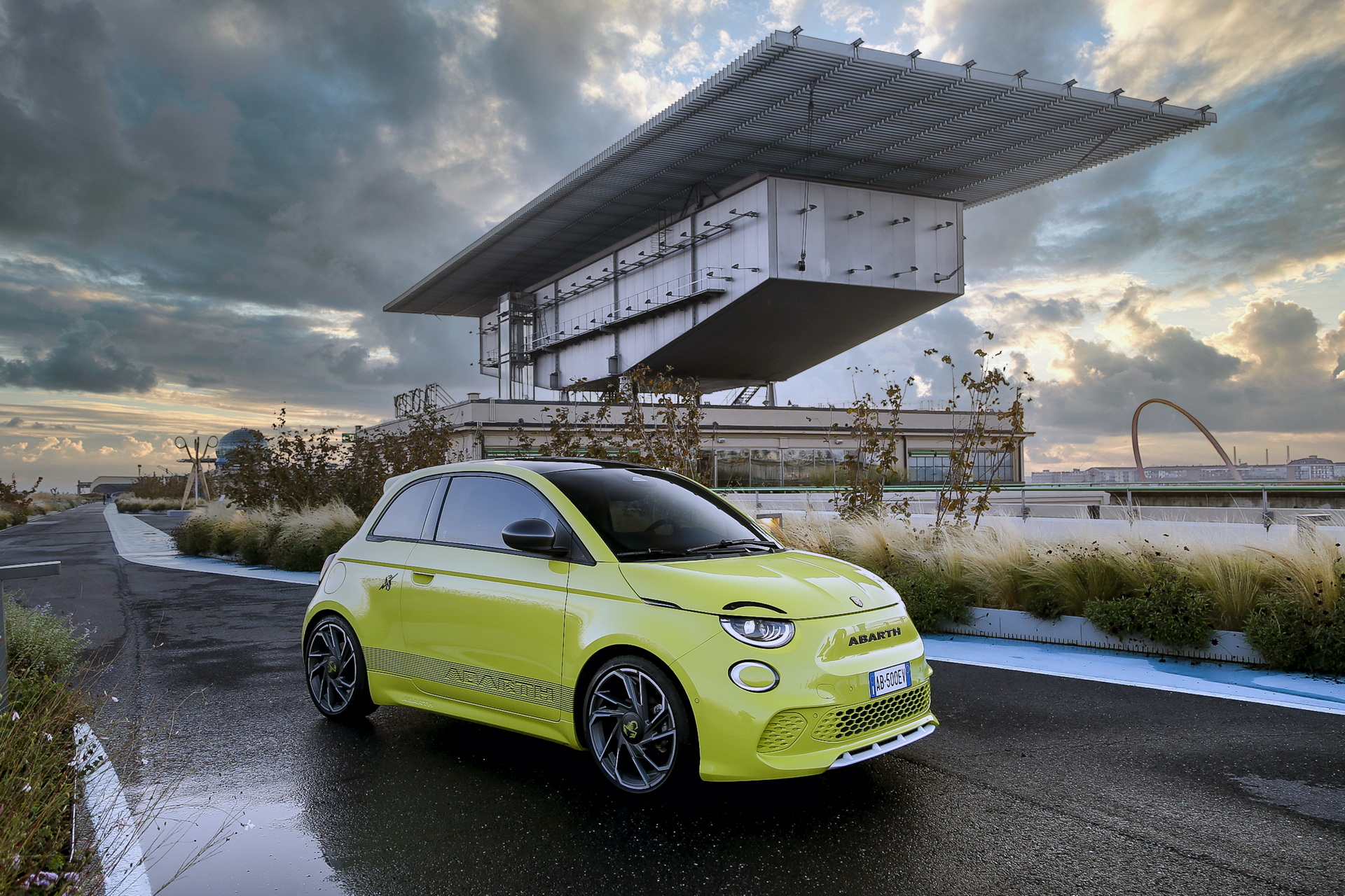 Abarth 500e Revealed: New Electric Hot Hatch Offers 153 HP, 0-62 In 7 Sec