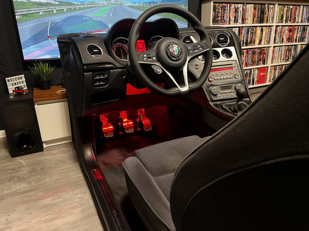 This Home-Built Alfa Romeo Racing Game Simulator Will Give You Cargasms