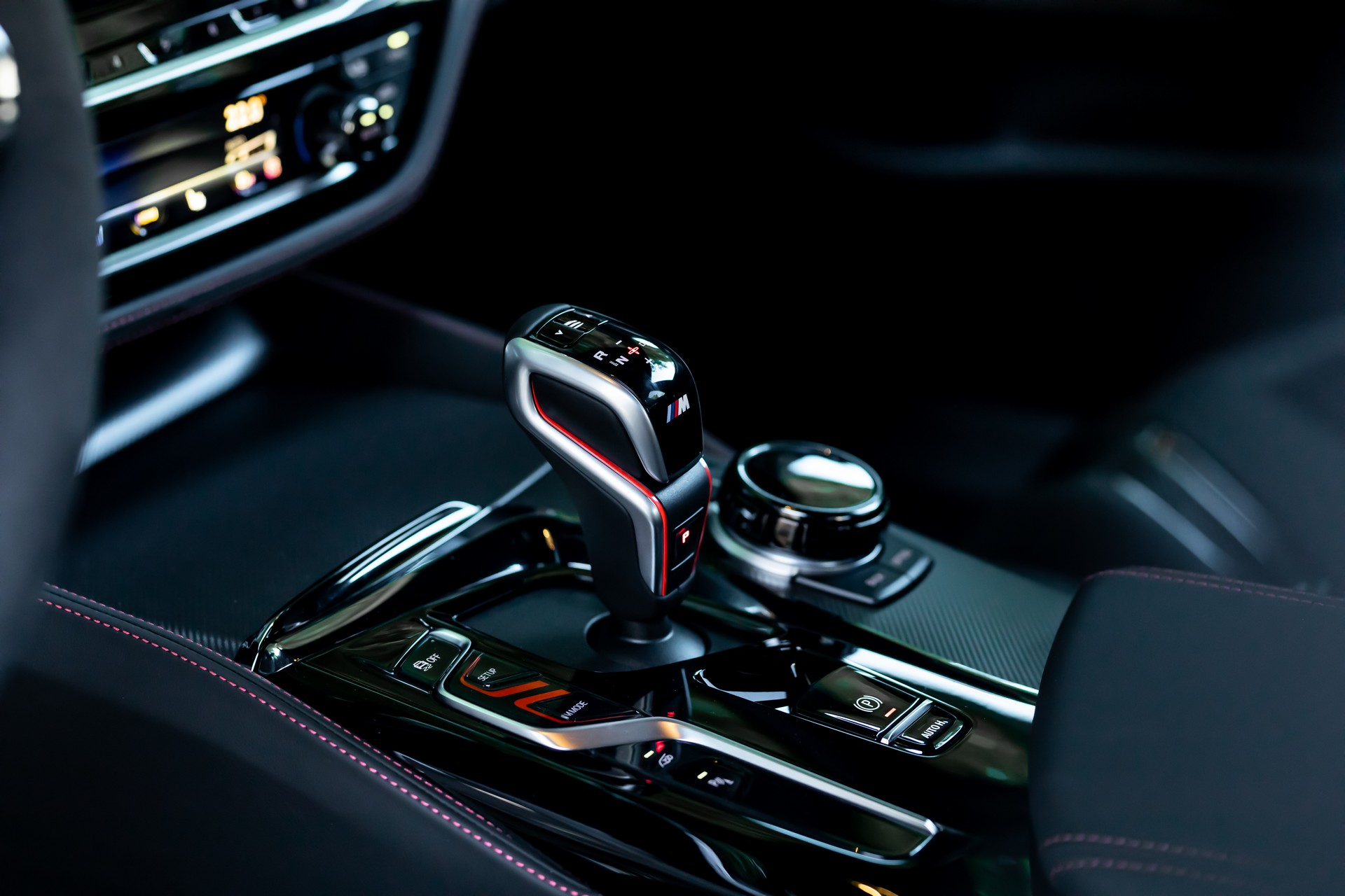 Manhart Unleashes Its 788-HP Tuned BMW M5 CS