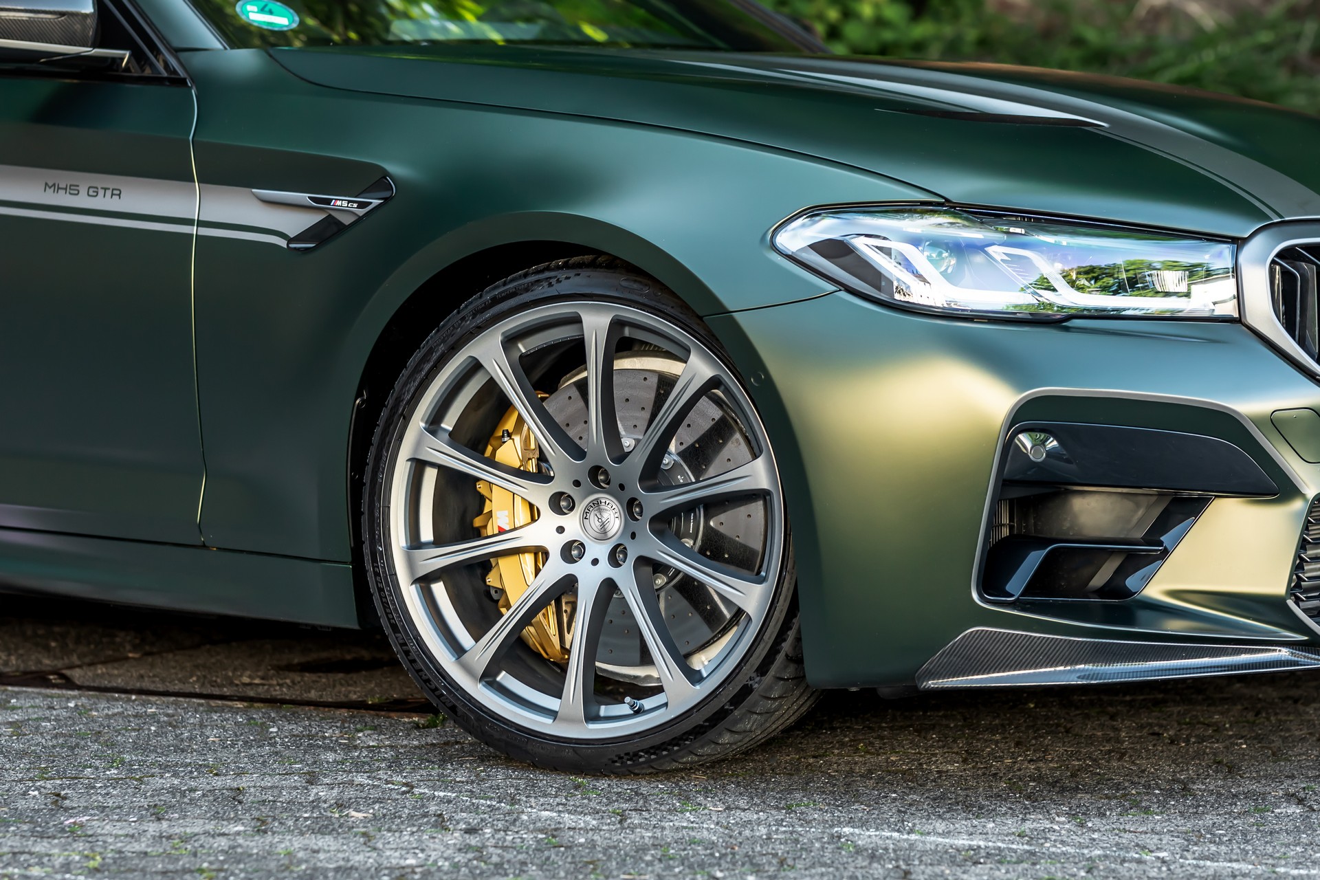 Manhart Unleashes Its 788-HP Tuned BMW M5 CS