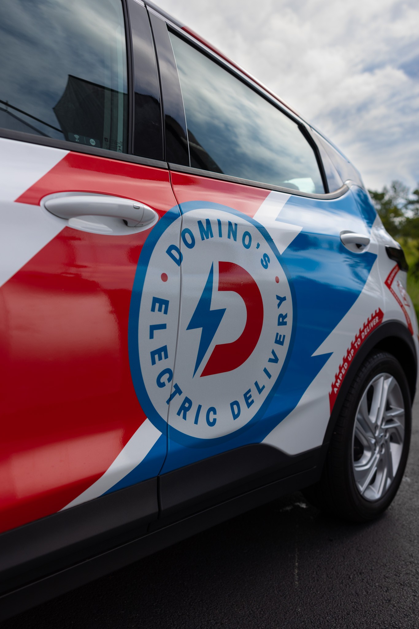 Domino’s Rolling Out Fleet Of 855 Chevy Bolt Electric Pizza Delivery Vehicles