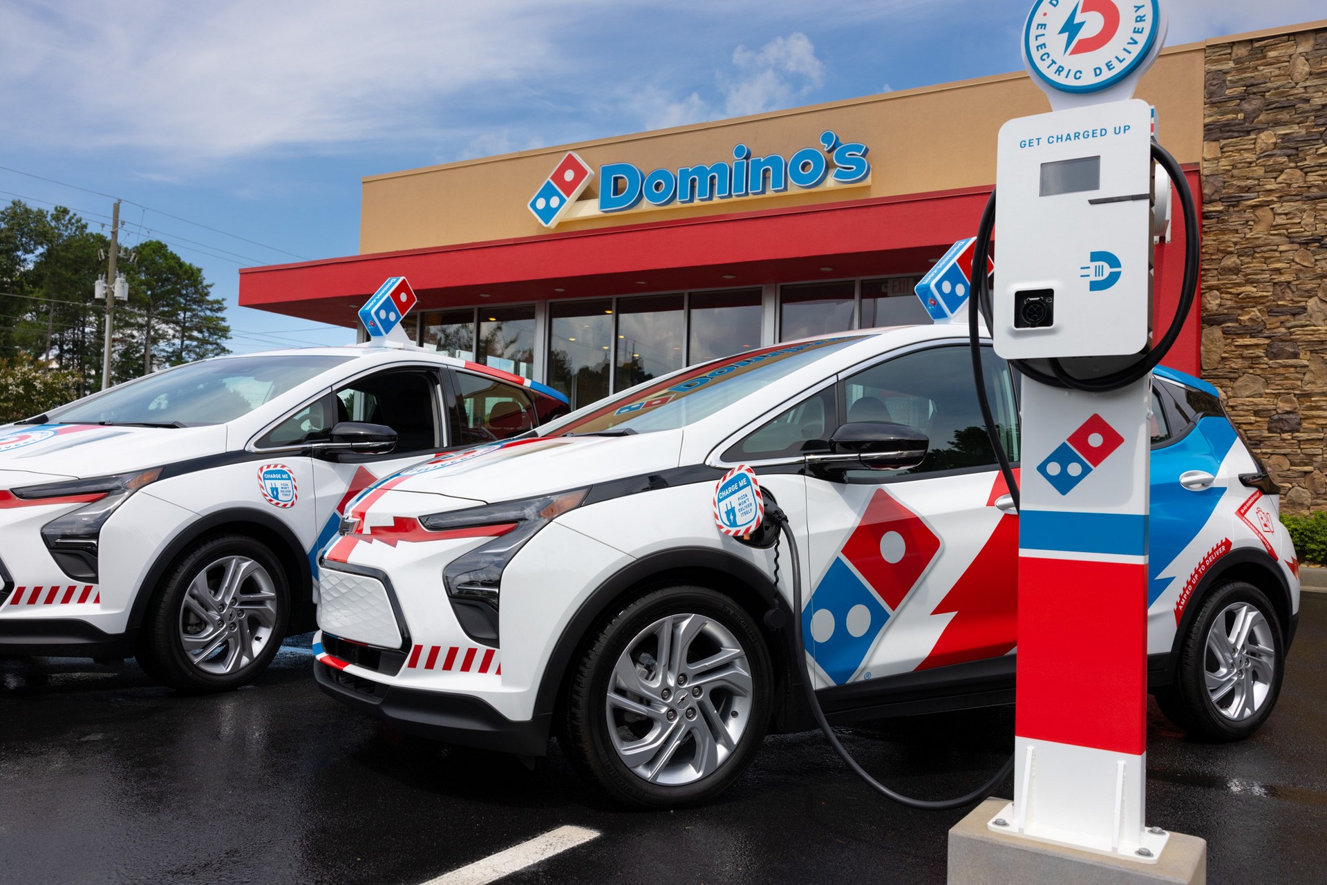 Domino’s Rolling Out Fleet Of 855 Chevy Bolt Electric Pizza Delivery Vehicles