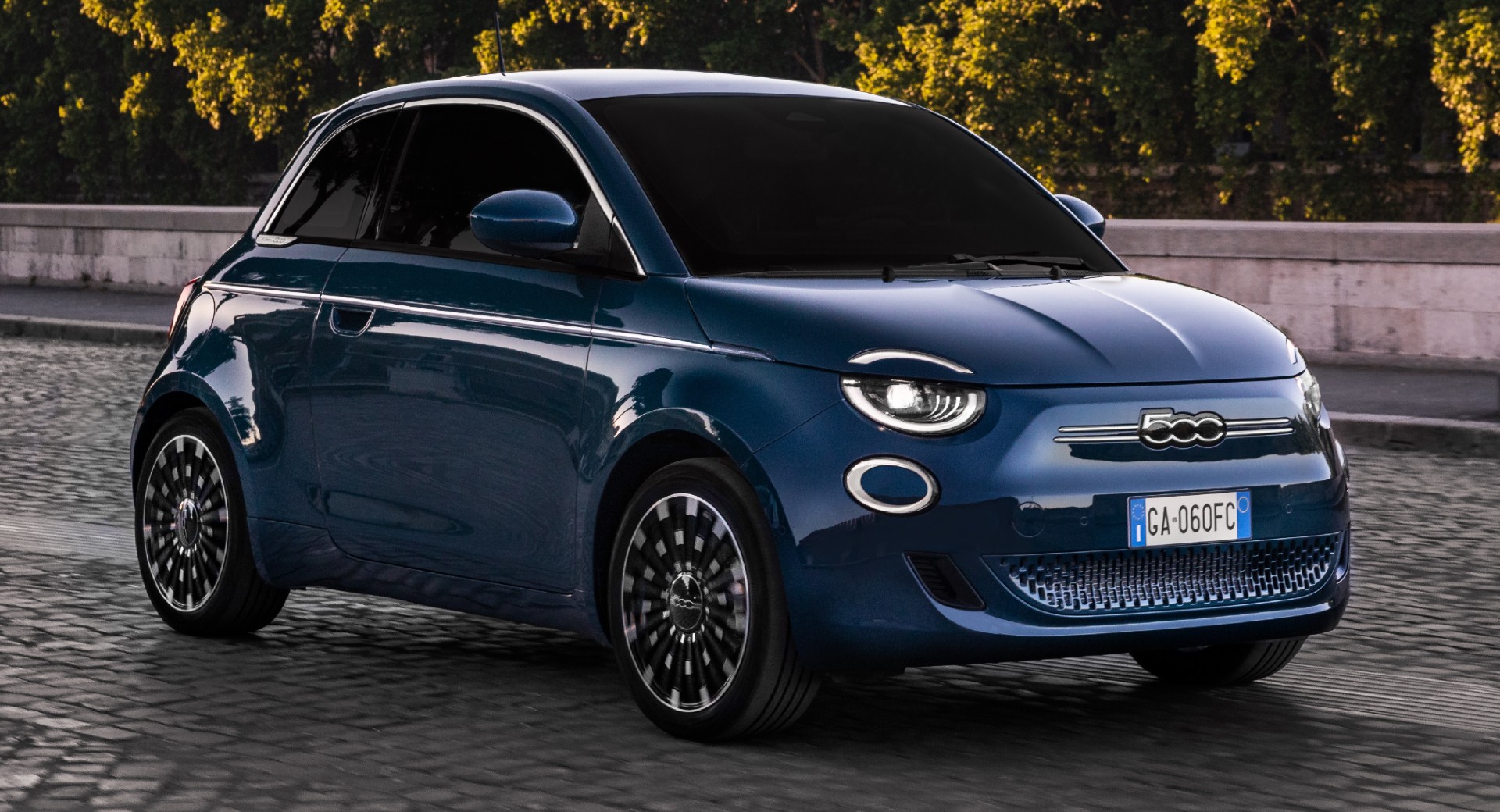 Fiat To Launch Electric 500e In America In 2024, Brings 3 One-Off Specials To LA