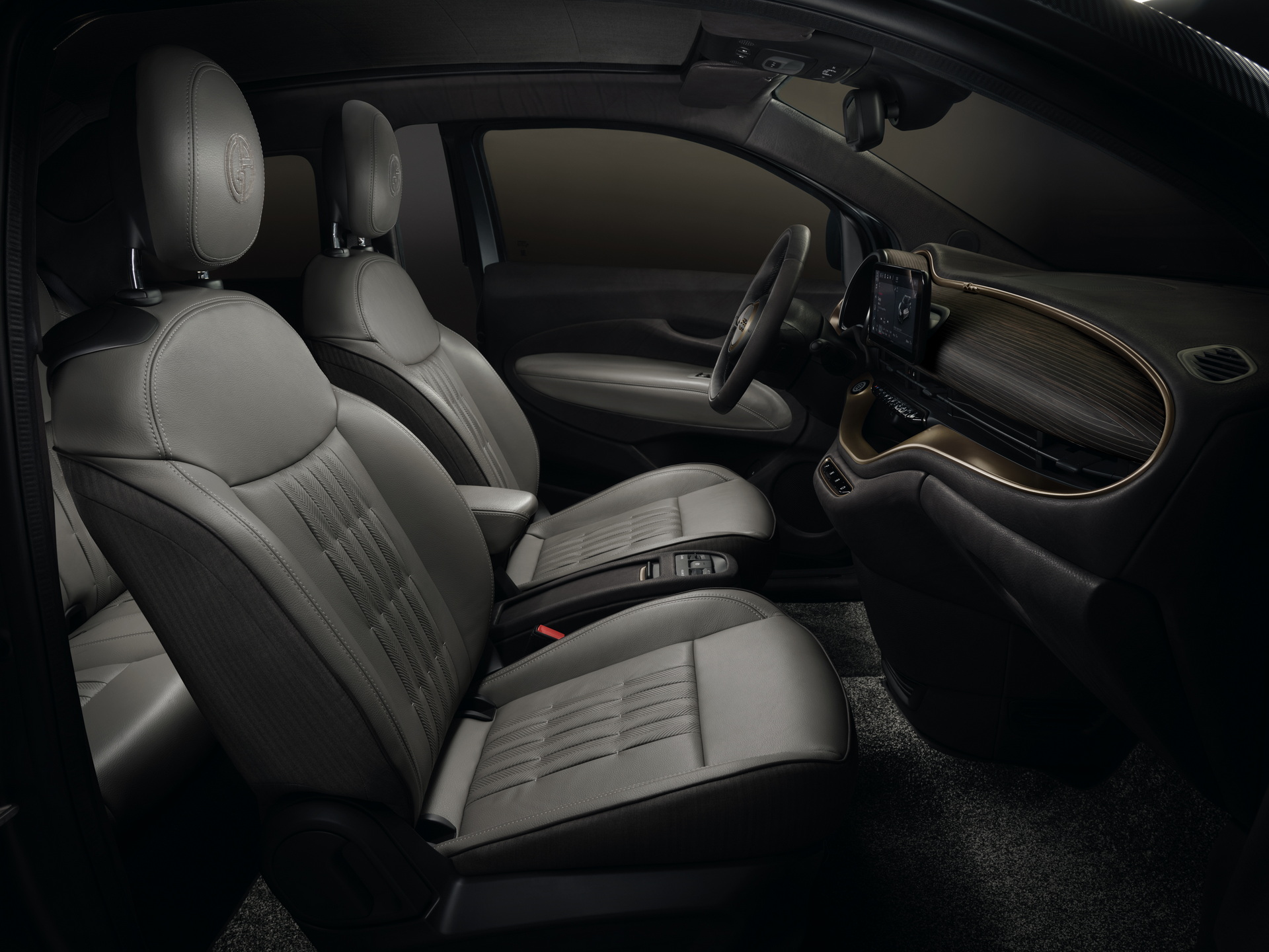 Fiat To Launch Electric 500e In America In 2024, Brings 3 One-Off Specials To LA