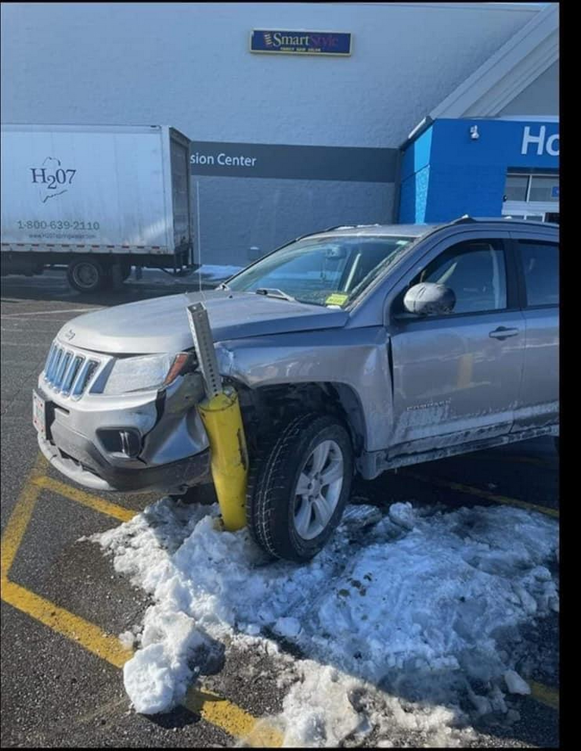Move Over 11ft8 Bridge, This Walmart Parking Lot Pole Has Been Hit At Least 45 Times