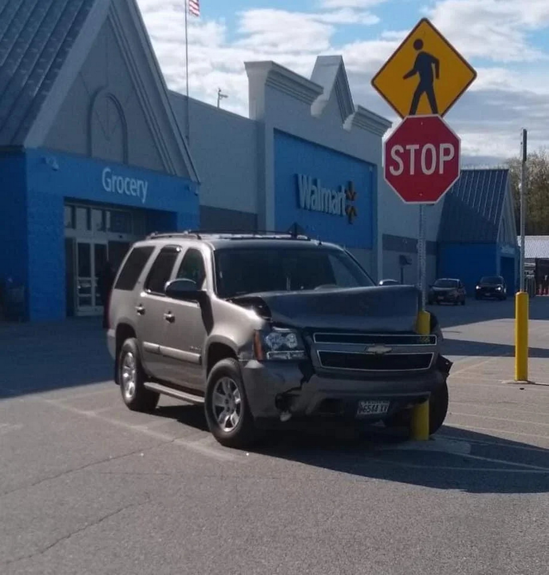 Move Over 11ft8 Bridge, This Walmart Parking Lot Pole Has Been Hit At Least 45 Times
