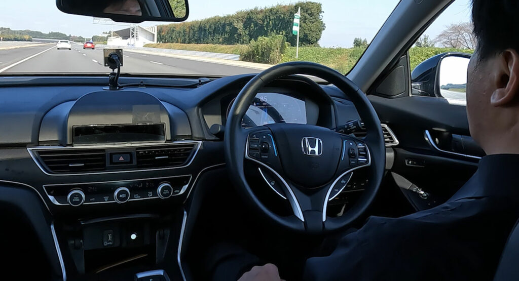  Honda Unveils Next-Gen Driver Assistance Tech, Will Embrace Hands-Free Driving
