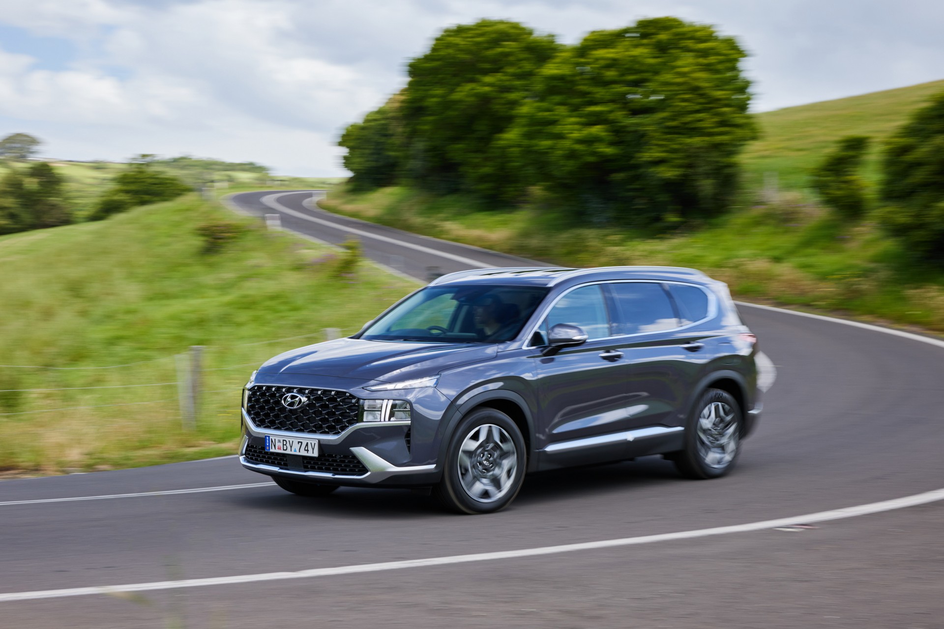 2023 Hyundai Santa Fe Hybrid Has More Torque Than 3.5-Liter V6 And More Power Than Turbo-Diesel