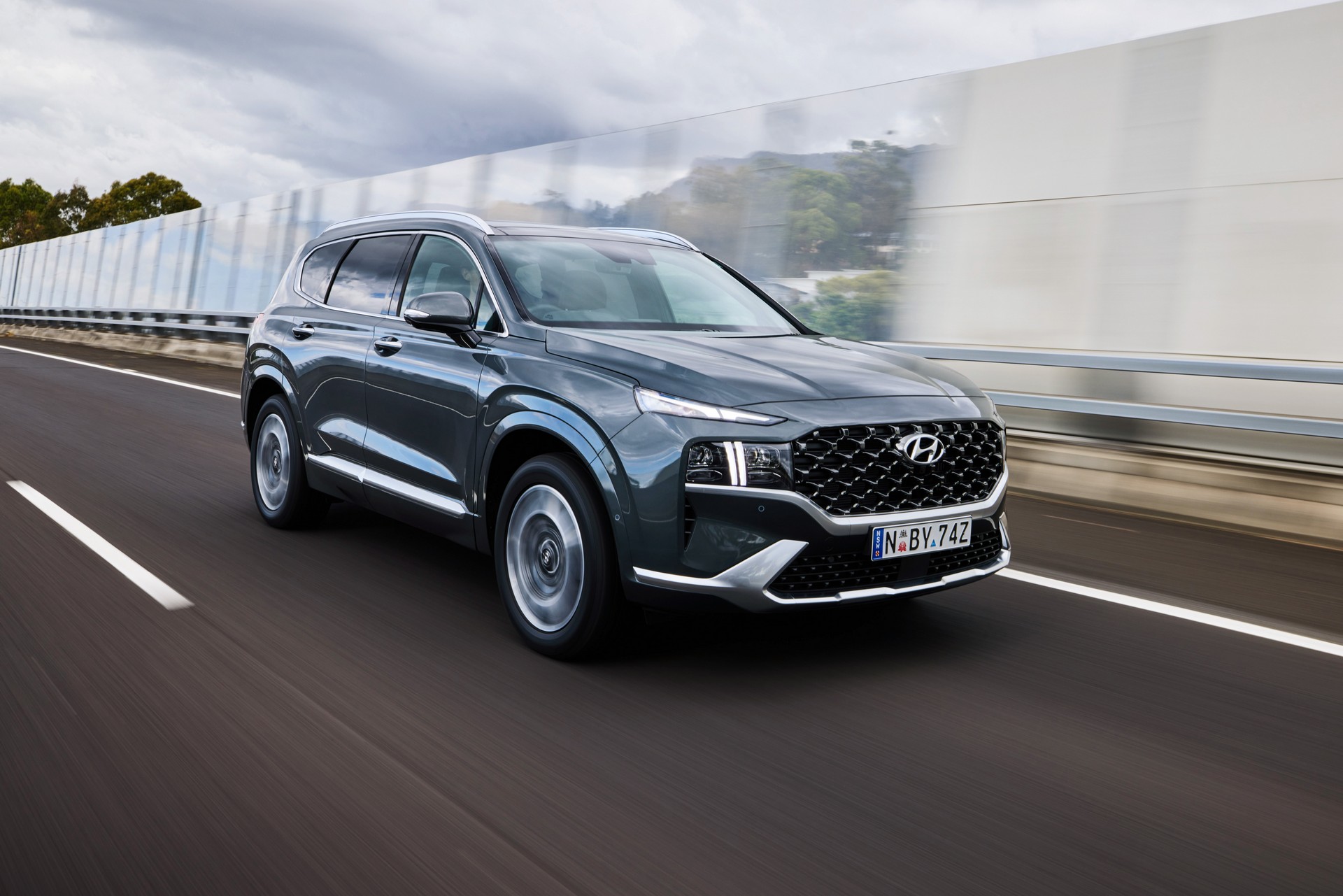 2023 Hyundai Santa Fe Hybrid Has More Torque Than 3.5-Liter V6 And More Power Than Turbo-Diesel