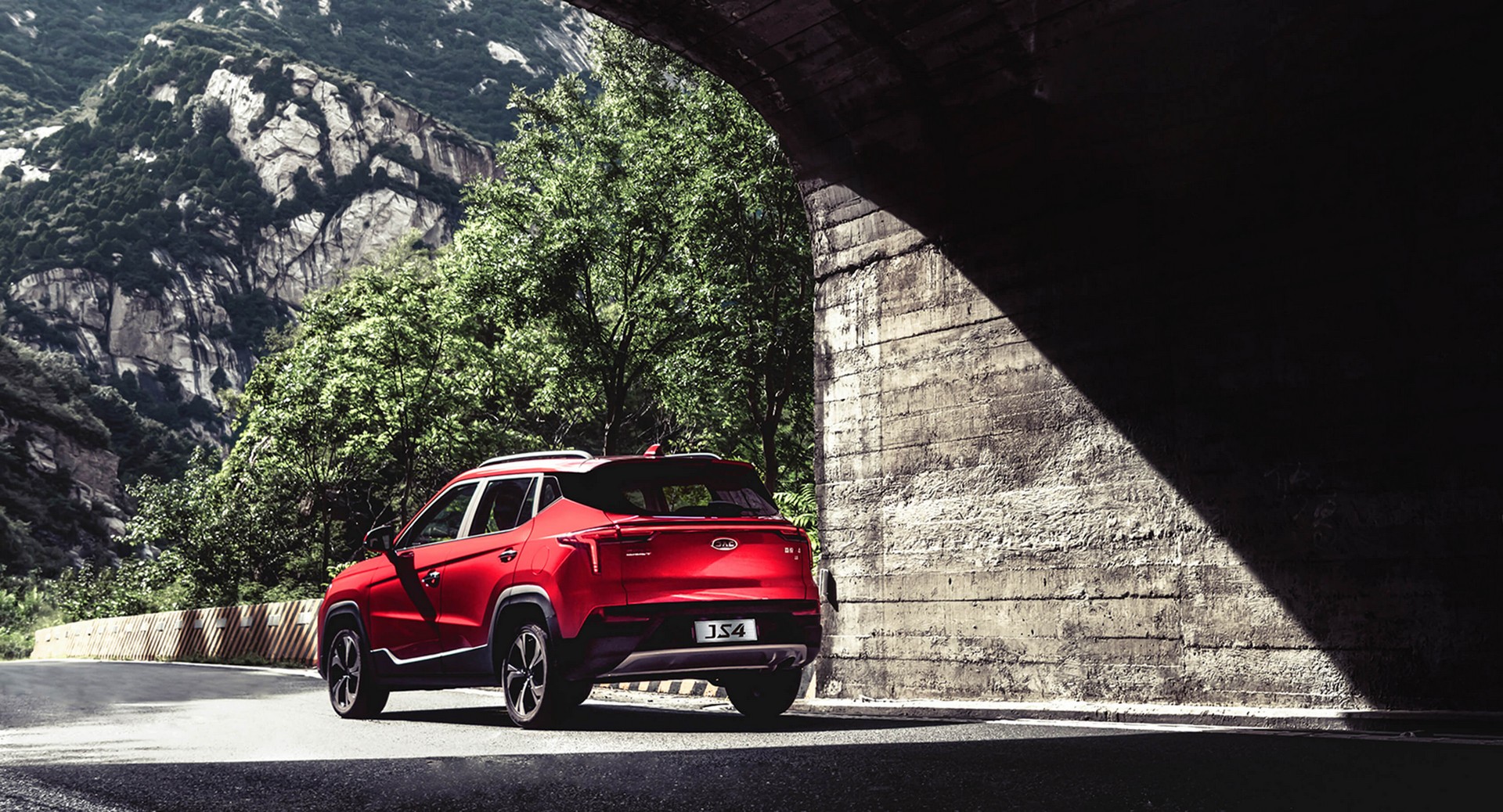 Soviet-Era Moskvich Returns With A Rebadged Chinese Crossover