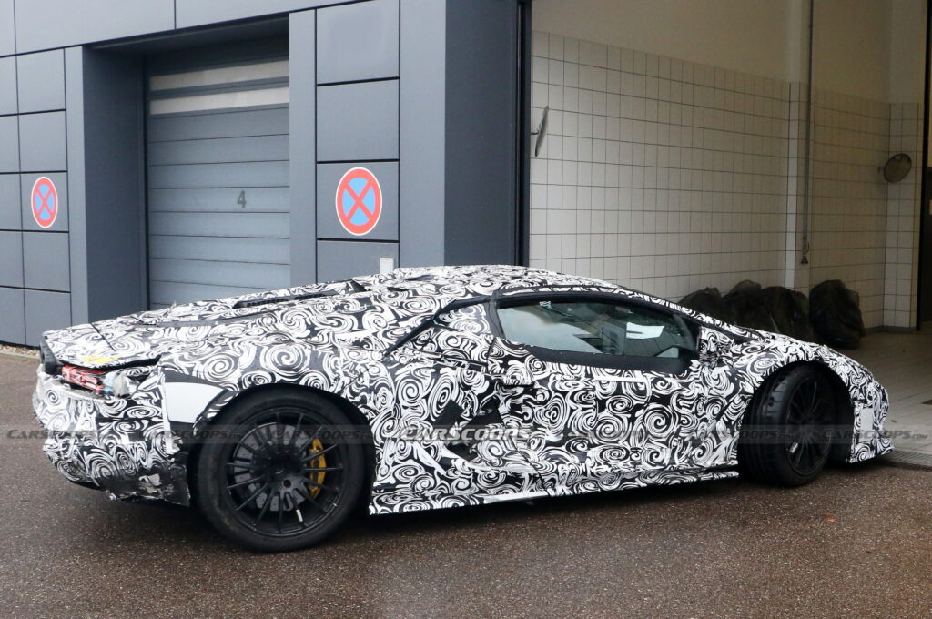 Lamborghini Aventador Replacement Reveals 8,500 RPM Redline In New Spy ...