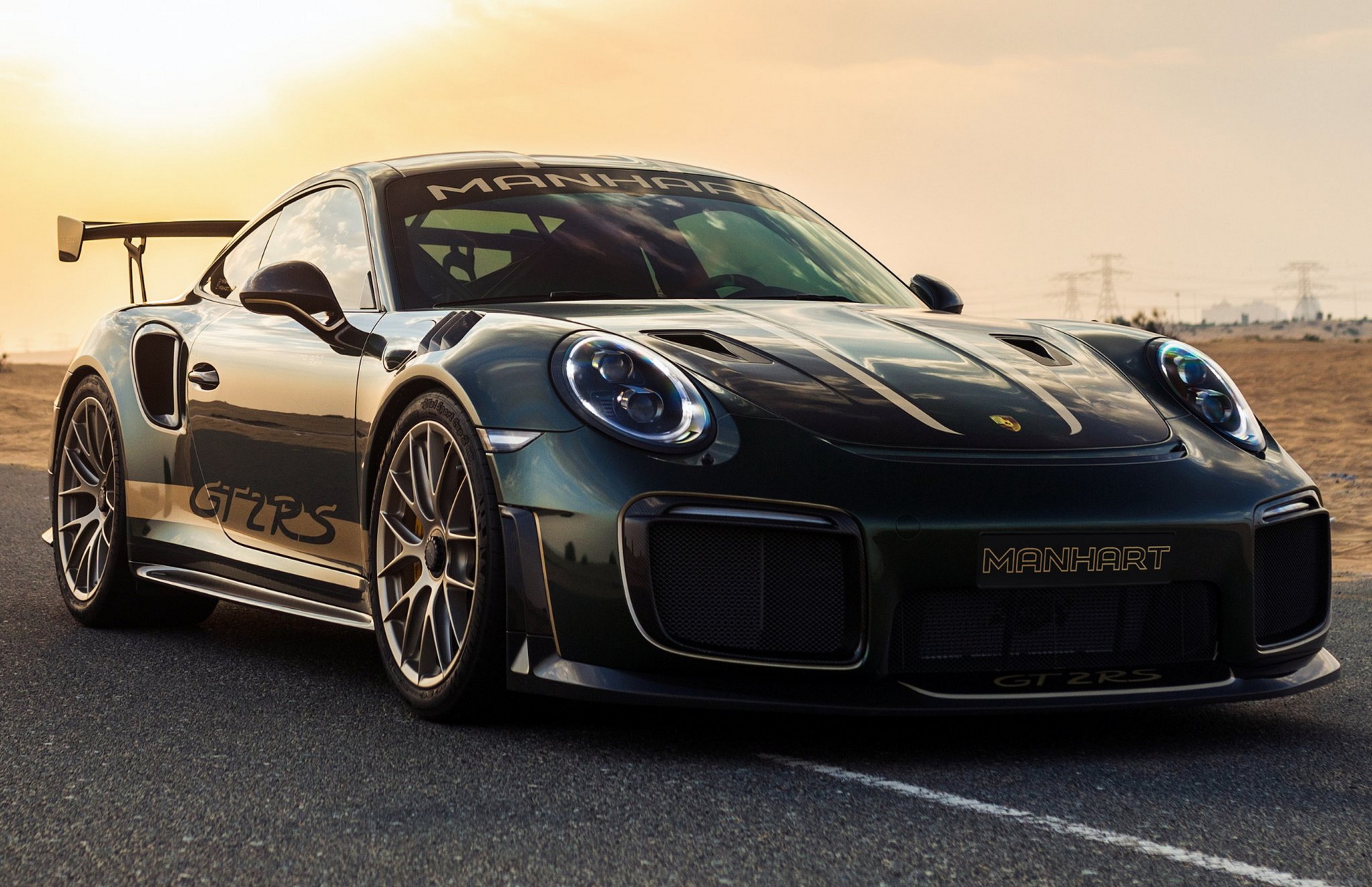 Manhart Takes The Porsche 911 GT2 RS To 932 HP, Adds More Carbon Fiber