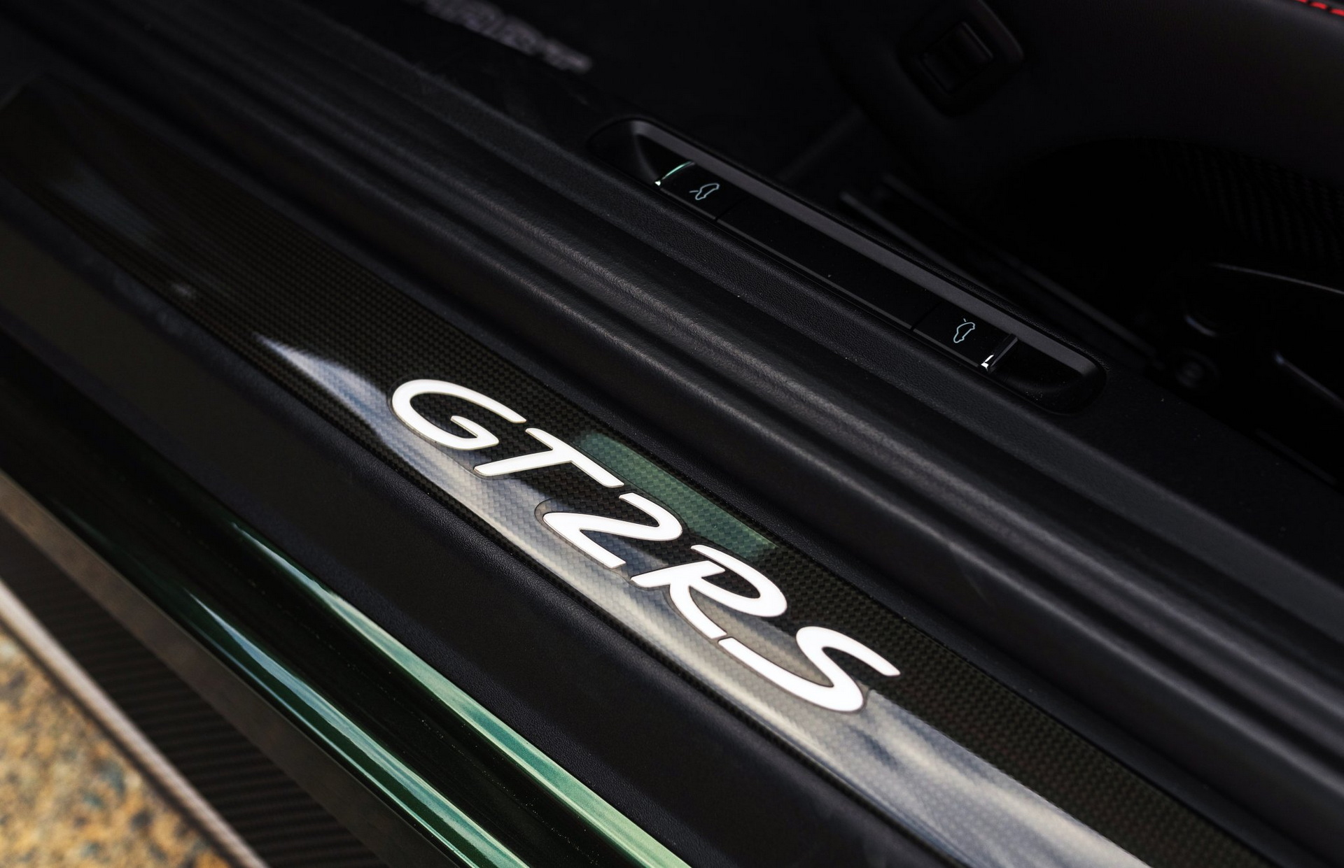 Manhart Takes The Porsche 911 GT2 RS To 932 HP, Adds More Carbon Fiber