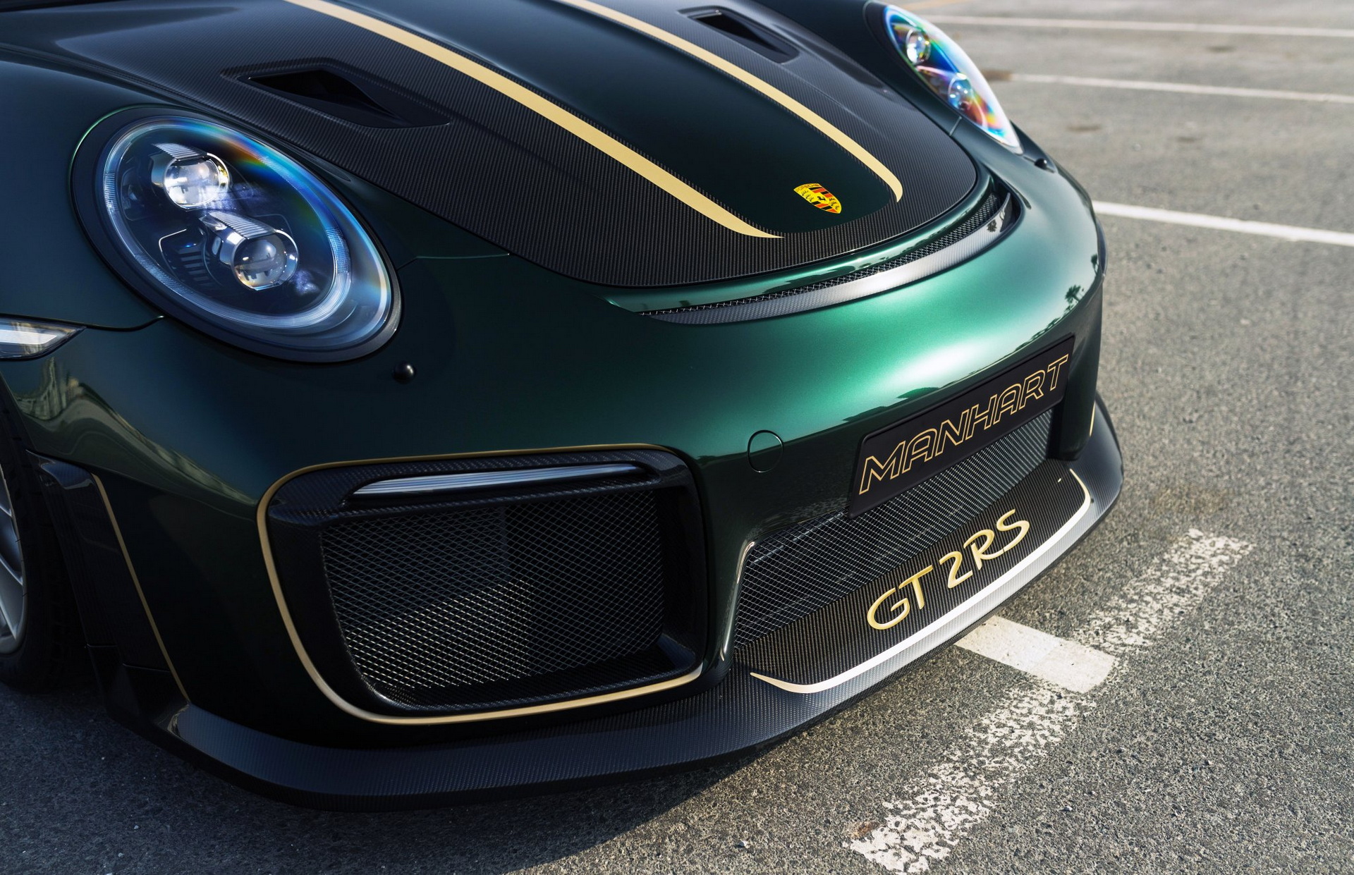 Manhart Takes The Porsche 911 GT2 RS To 932 HP, Adds More Carbon Fiber