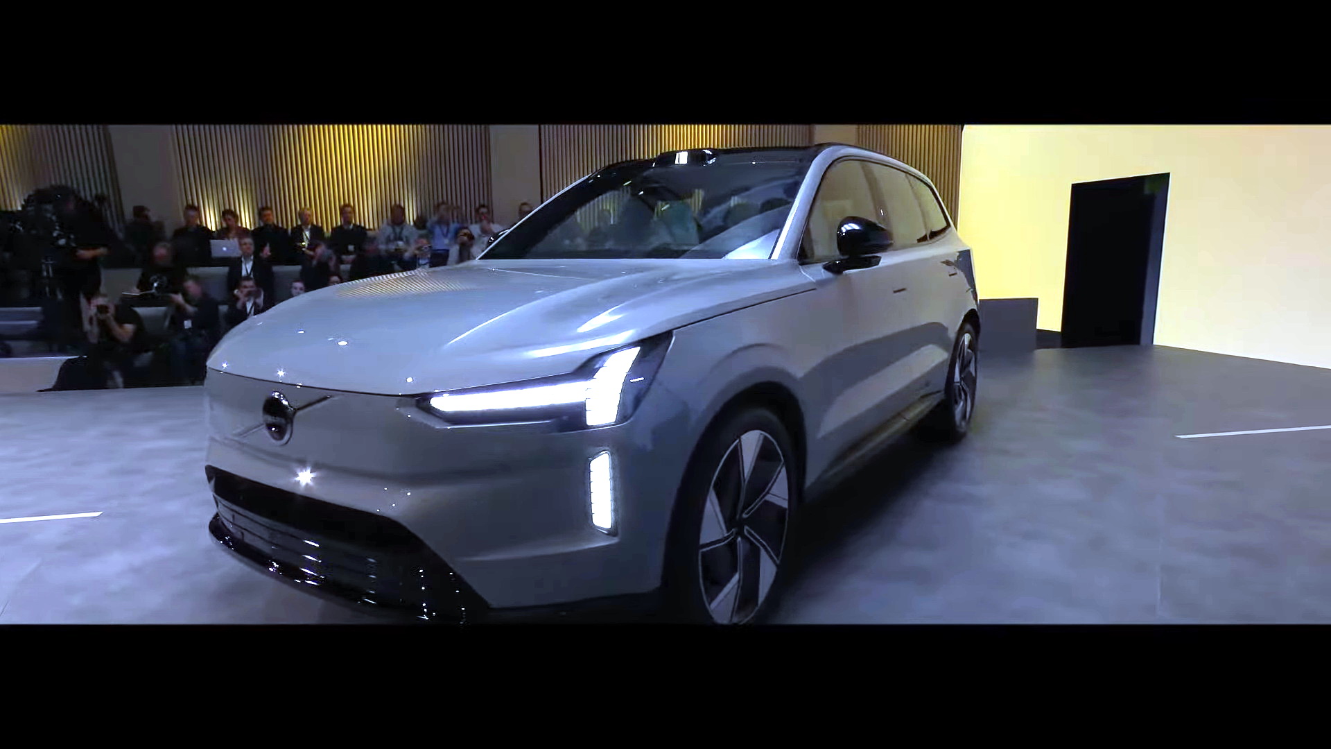 2024 Volvo EX90 Is A Polestar 3 Electric SUV Dressed For A Court Appearance