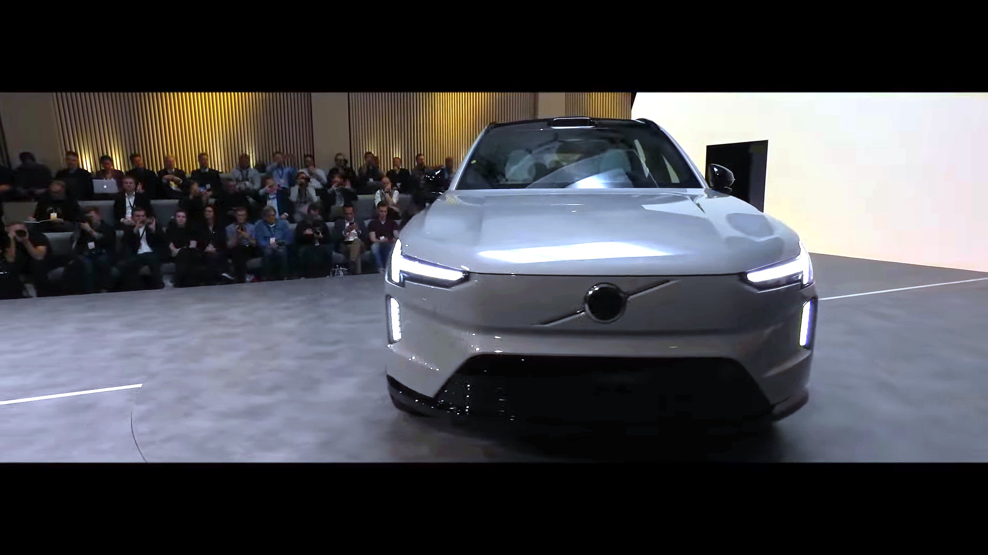 2024 Volvo EX90 Is A Polestar 3 Electric SUV Dressed For A Court Appearance