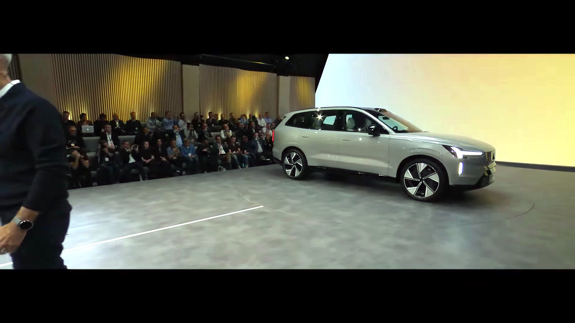 2024 Volvo EX90 Is A Polestar 3 Electric SUV Dressed For A Court Appearance