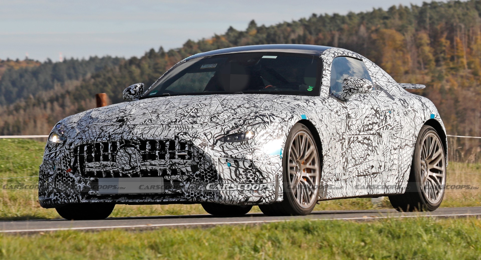 Mercedes-AMG GT 2024 espionnée avec un aileron arrière fixe