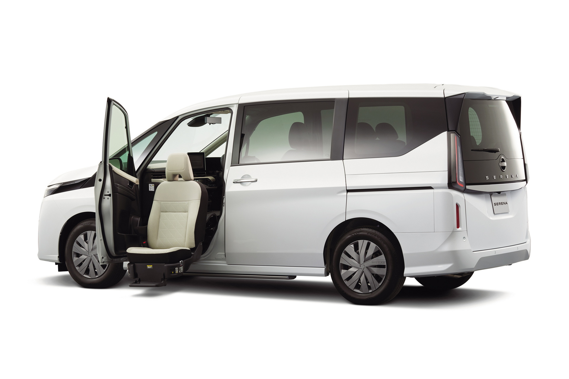 Nissan Serena Minivan Debuts In Japan With High-Tech And Practicality Features