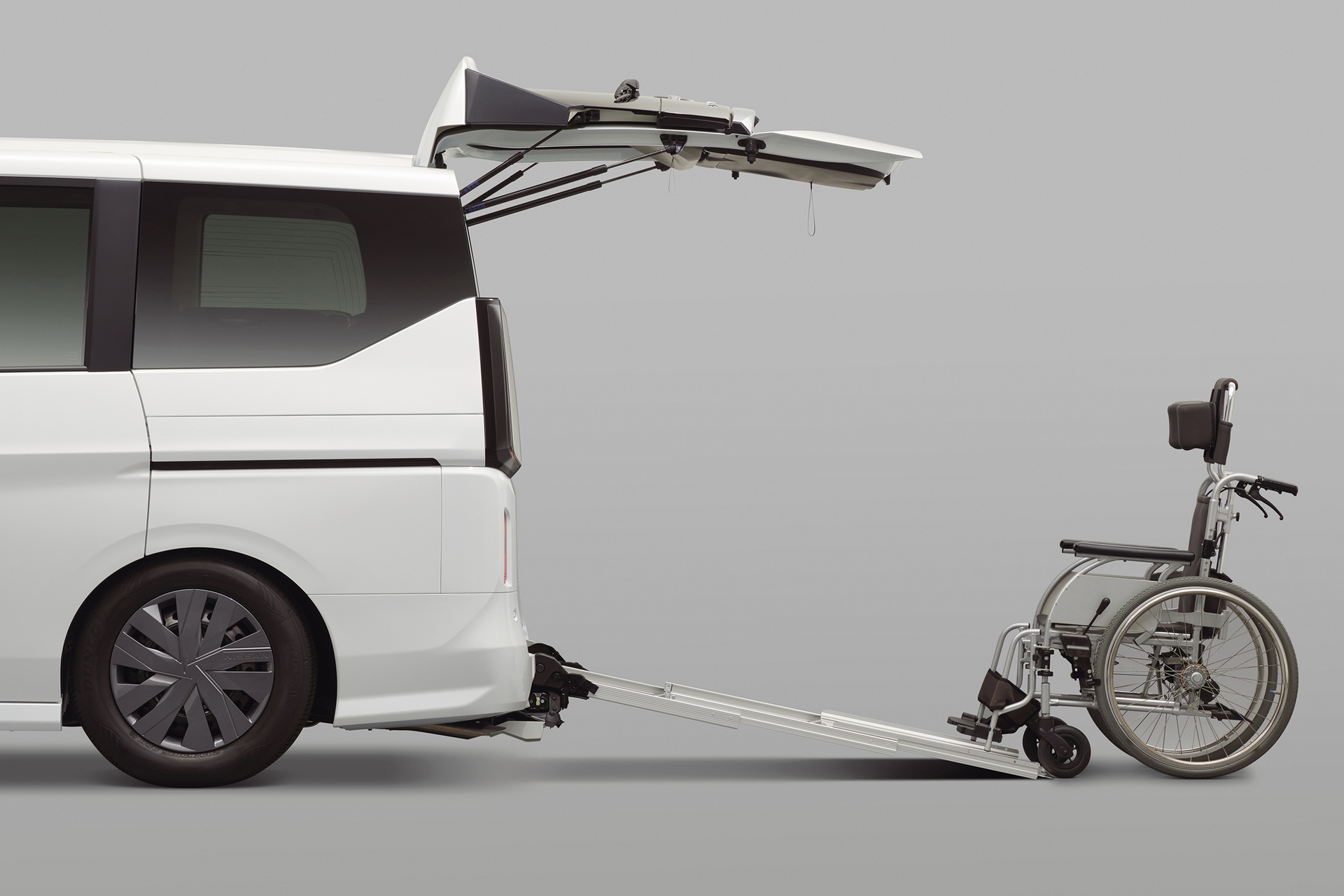 Nissan Serena Minivan Debuts In Japan With High-Tech And Practicality Features