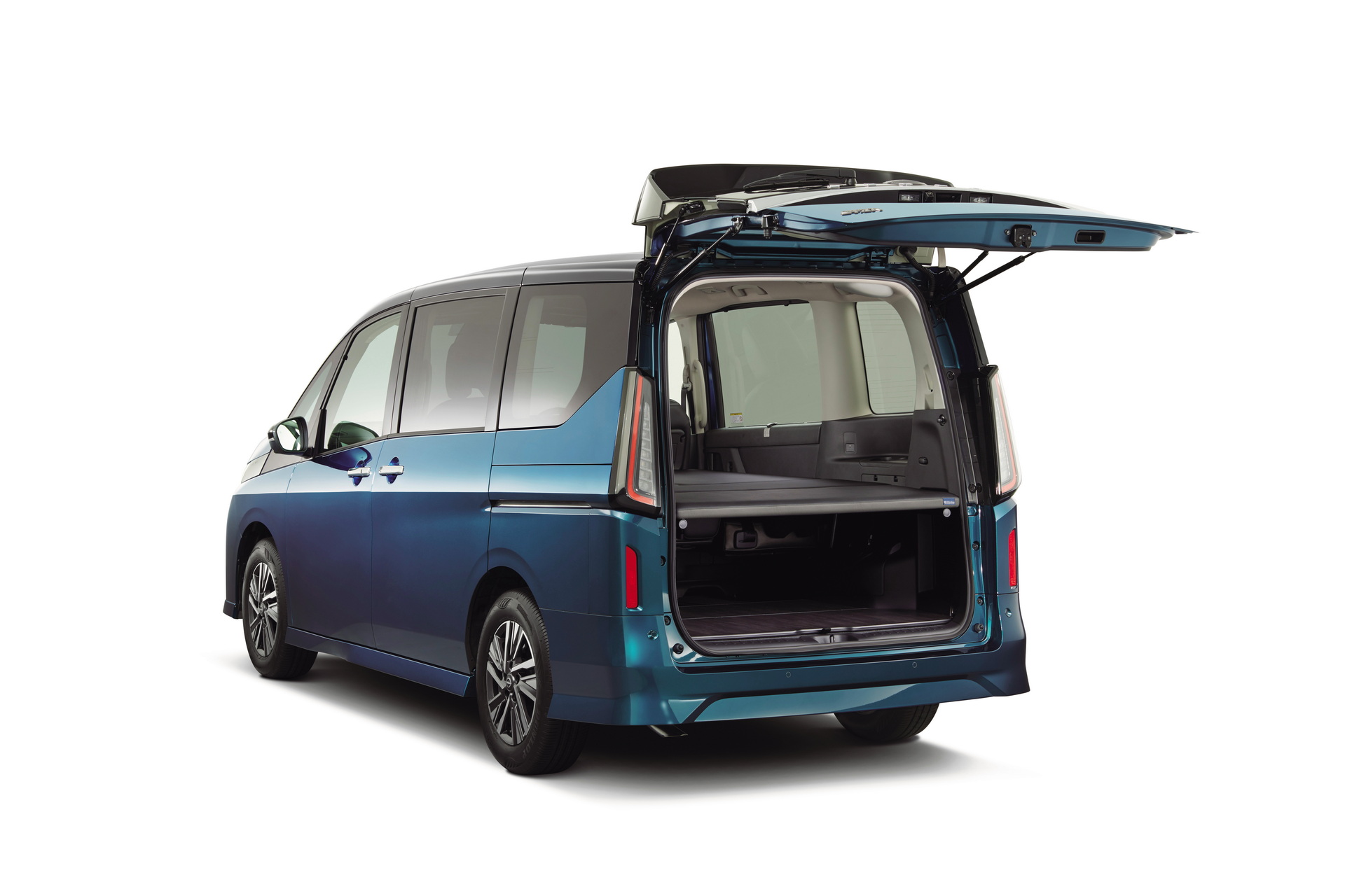 Nissan Serena Minivan Debuts In Japan With High-Tech And Practicality Features