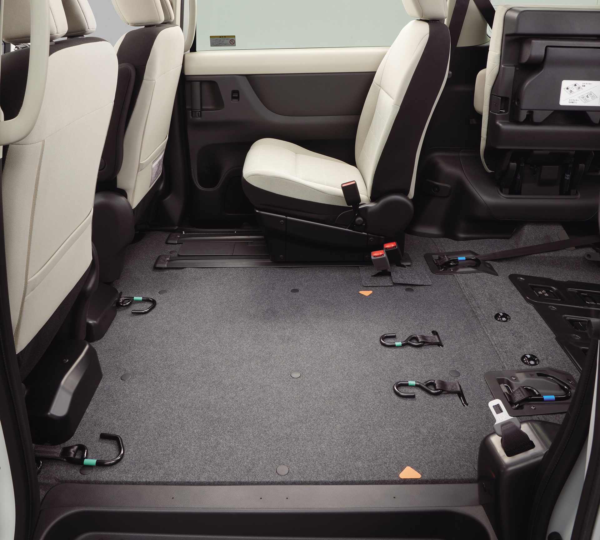 Nissan Serena Minivan Debuts In Japan With High-Tech And Practicality Features