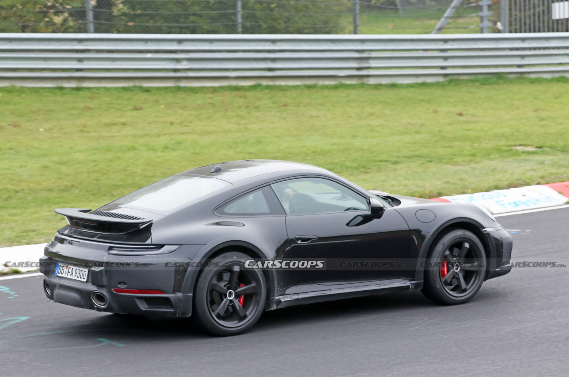 Do These New Spy Shots Reveal The Porsche 911 Dakar’s Air Suspension?