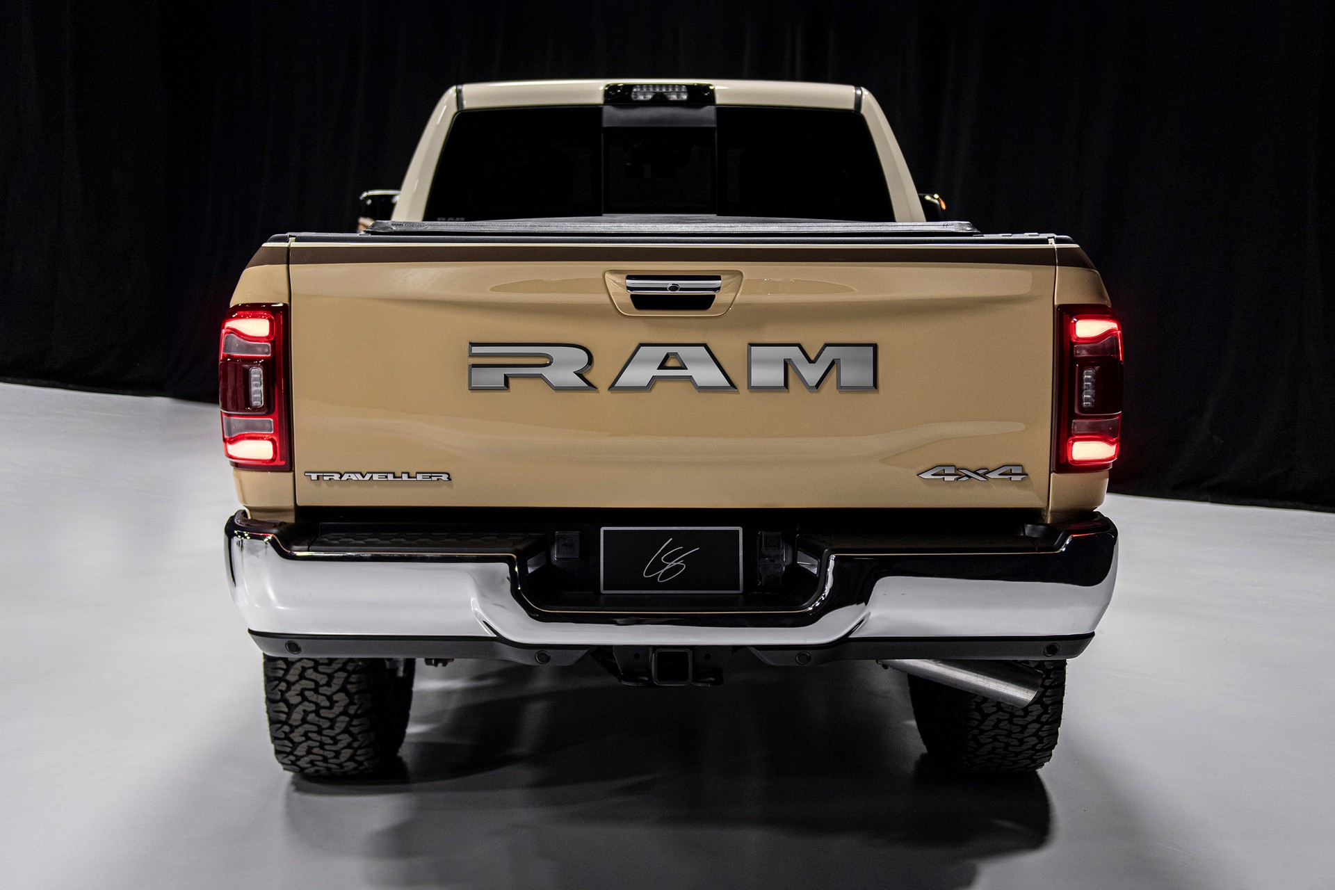 Ram And Chris Stapleton Reveal Retro-Inspired Traveller Truck With Hood Ornament And Upscale Interior