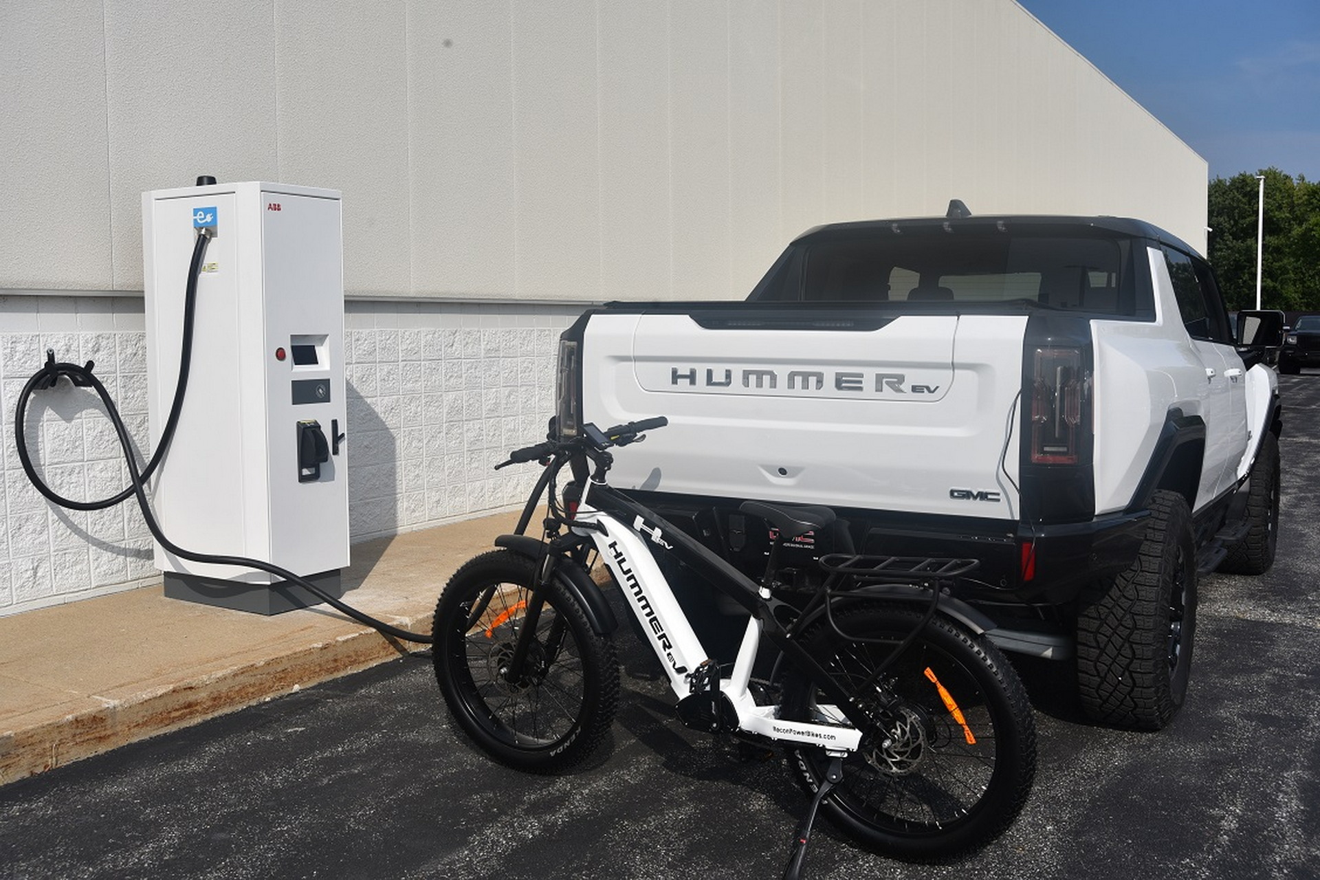 You Can Buy A GMC Hummer EV-Inspired All-Wheel Drive E-Bike For $3,999
