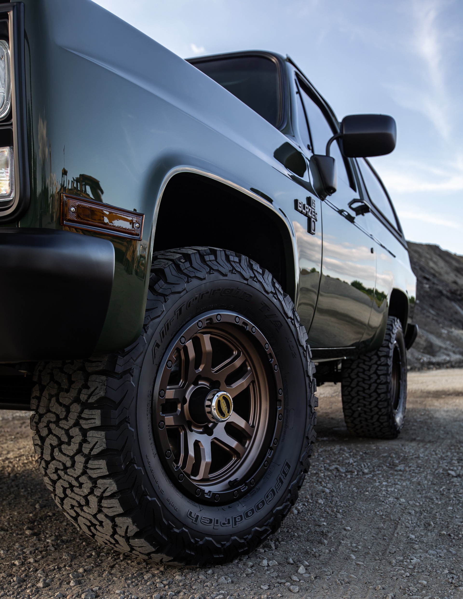 Retro Designs Creates The Perfect Chevy K5 Blazer, But It’ll Cost You A Fortune