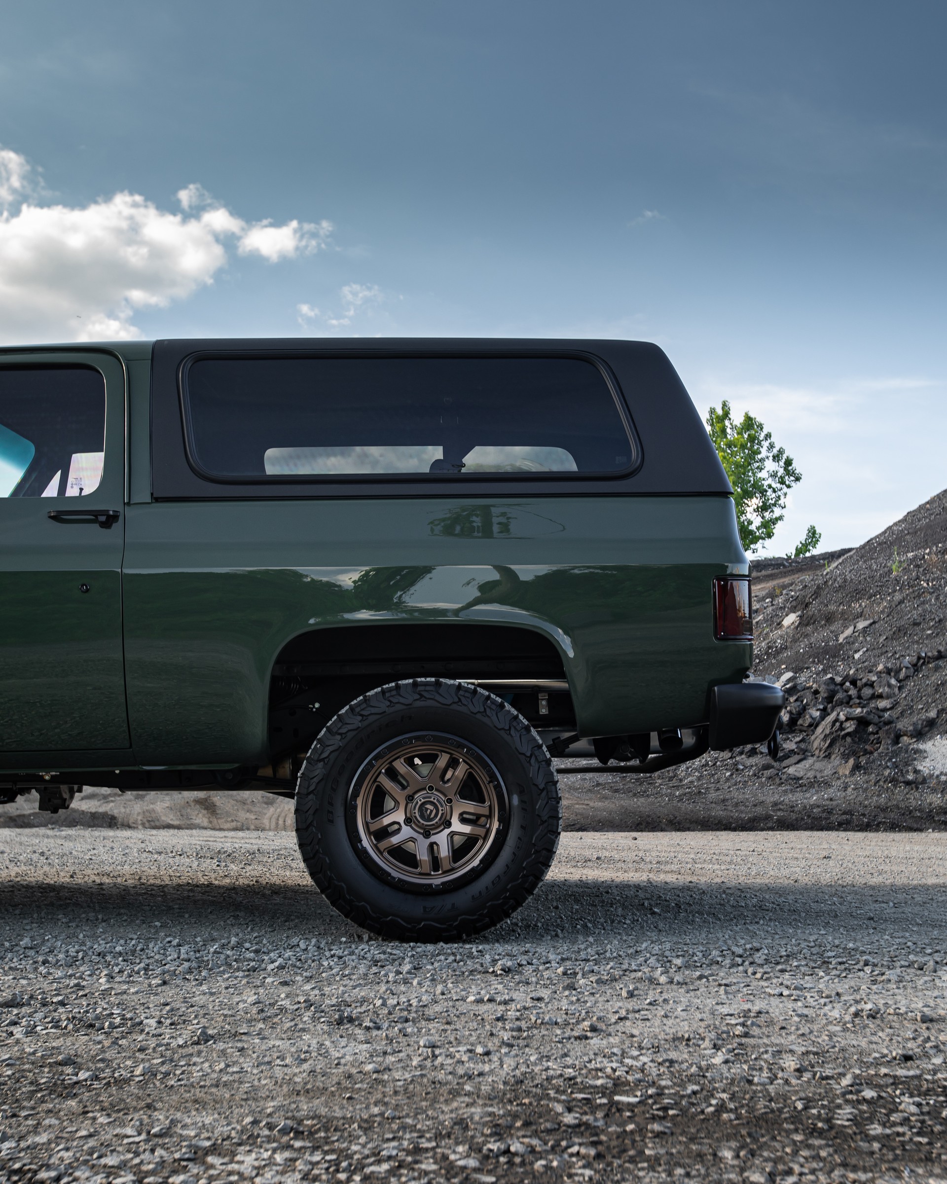 Retro Designs Creates The Perfect Chevy K5 Blazer, But It’ll Cost You A Fortune