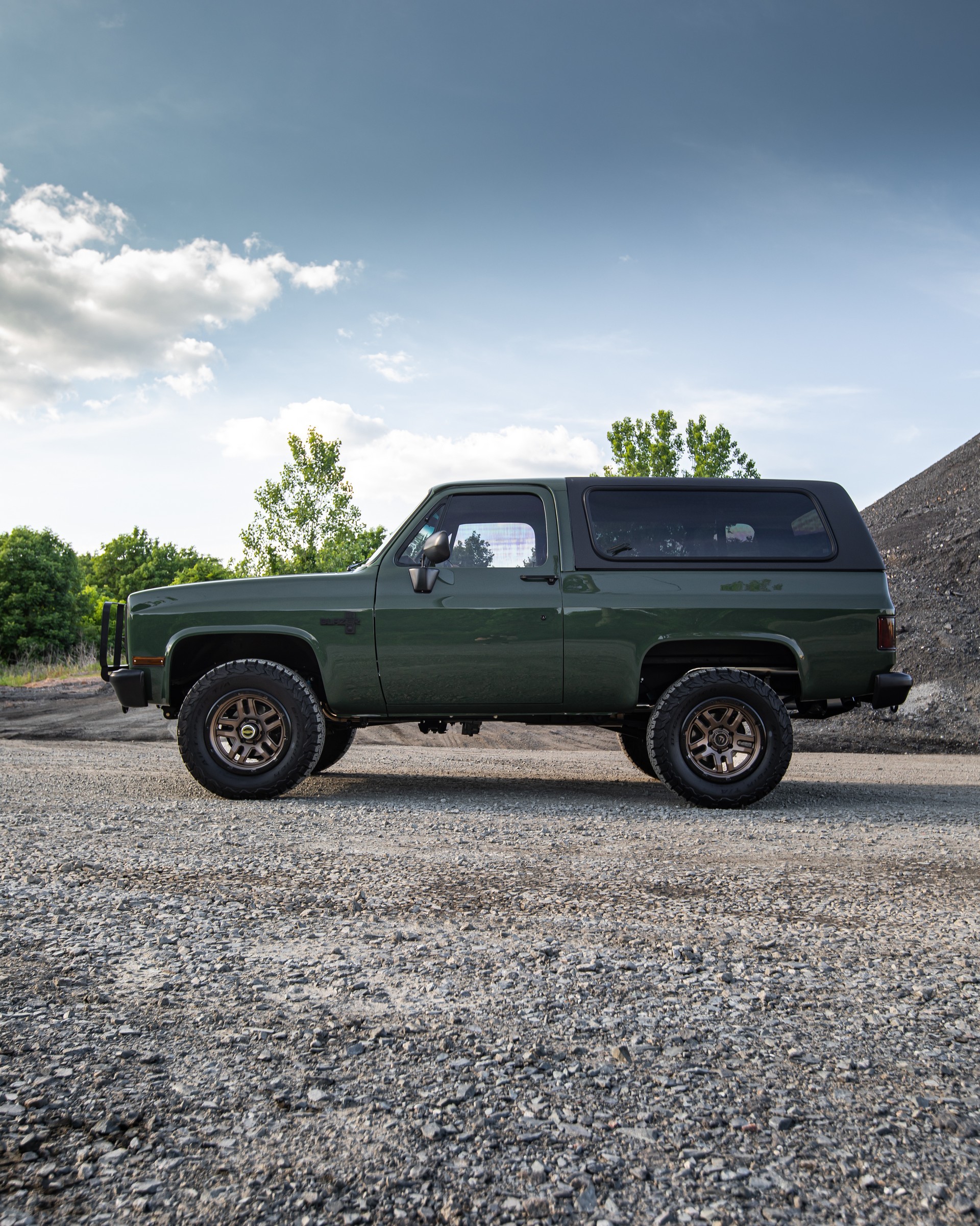 Retro Designs Creates The Perfect Chevy K5 Blazer, But It’ll Cost You A Fortune