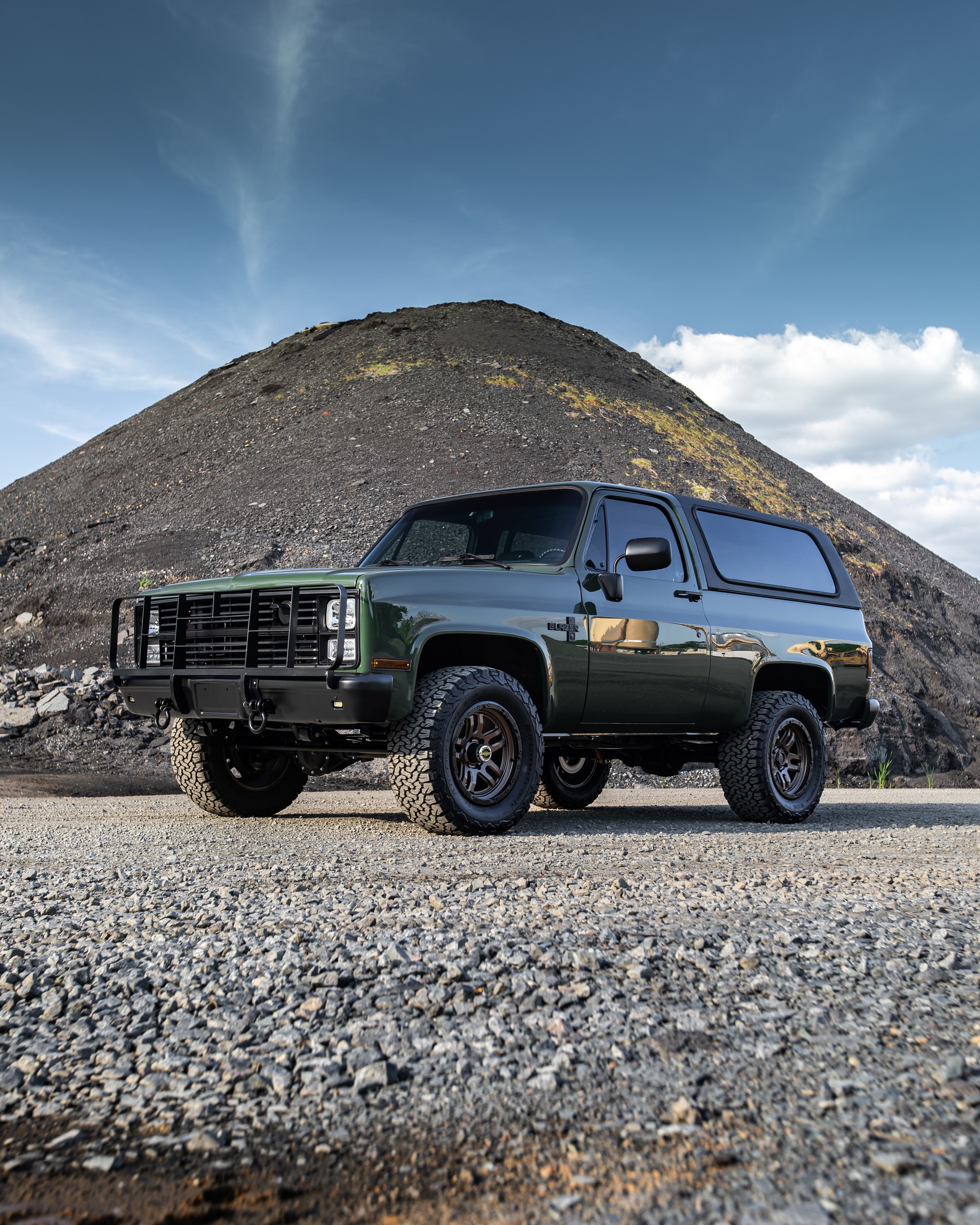 Retro Designs Creates The Perfect Chevy K5 Blazer, But It’ll Cost You A Fortune