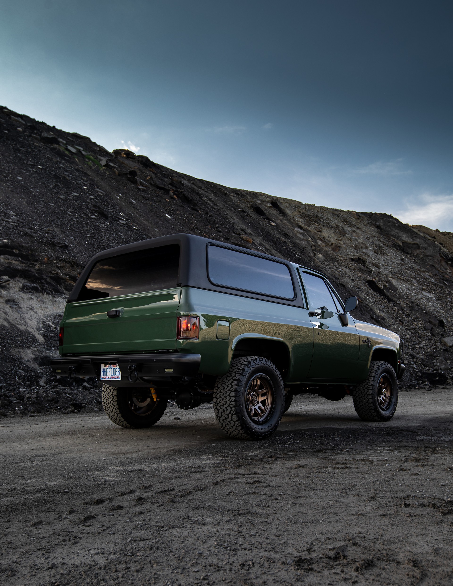 Retro Designs Creates The Perfect Chevy K5 Blazer, But It’ll Cost You A Fortune