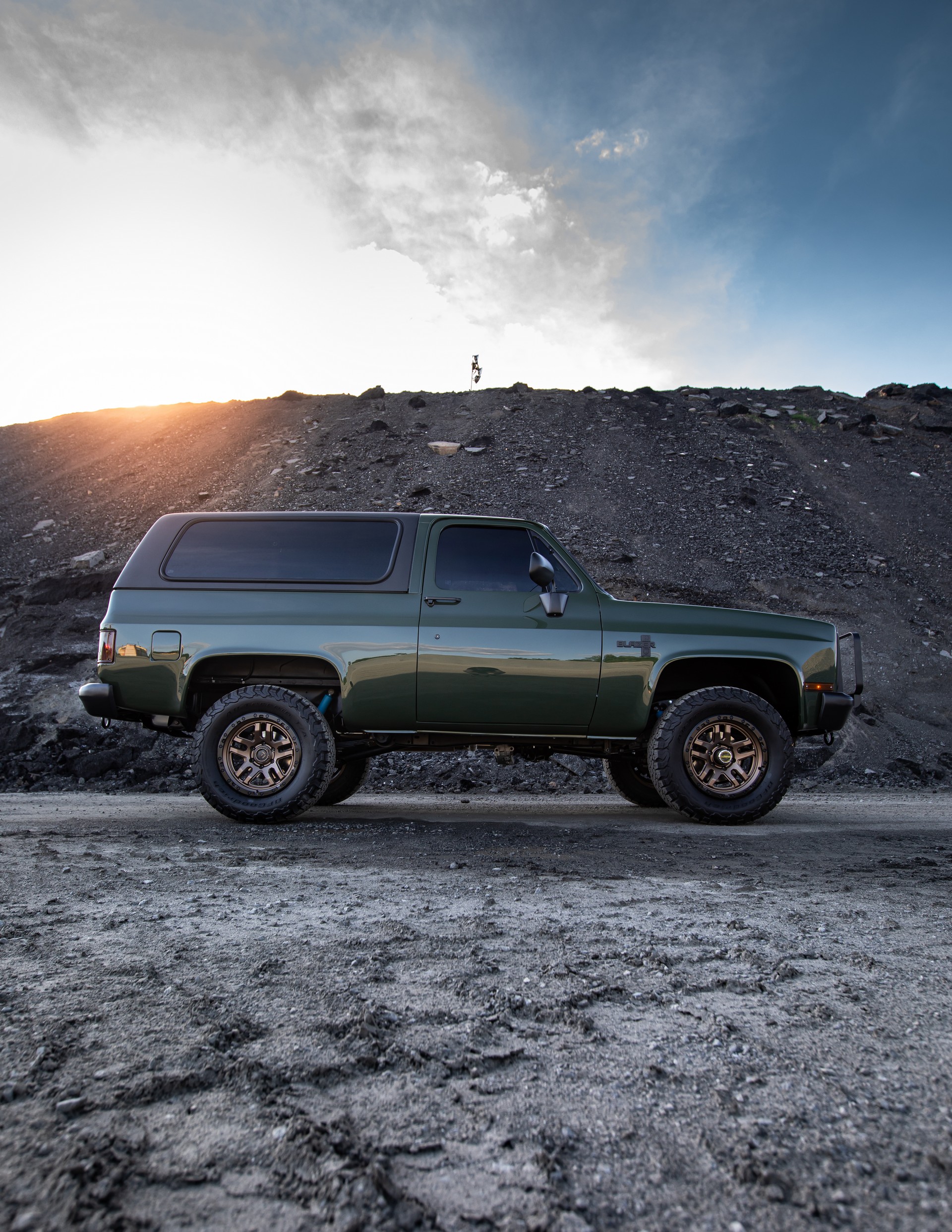 Retro Designs Creates The Perfect Chevy K5 Blazer, But It’ll Cost You A Fortune