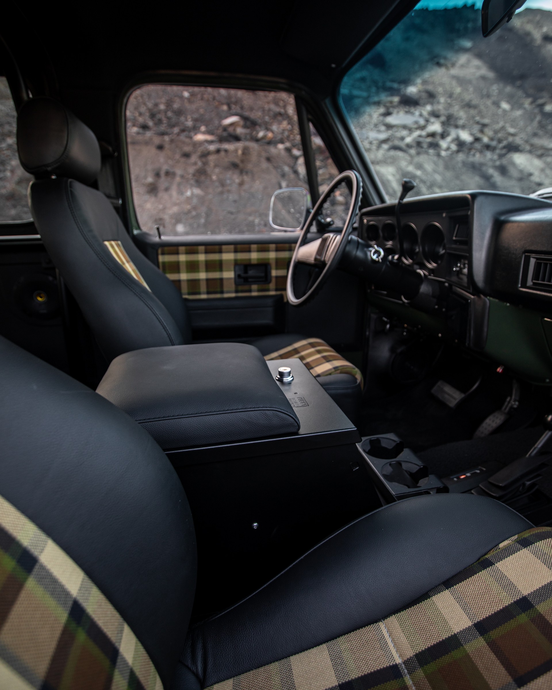 Retro Designs Creates The Perfect Chevy K5 Blazer, But It’ll Cost You A Fortune