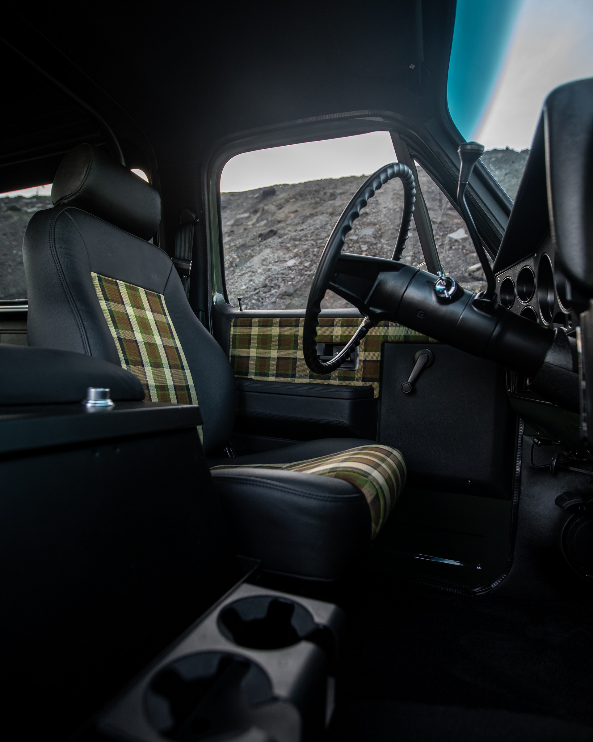 Retro Designs Creates The Perfect Chevy K5 Blazer, But It’ll Cost You A Fortune