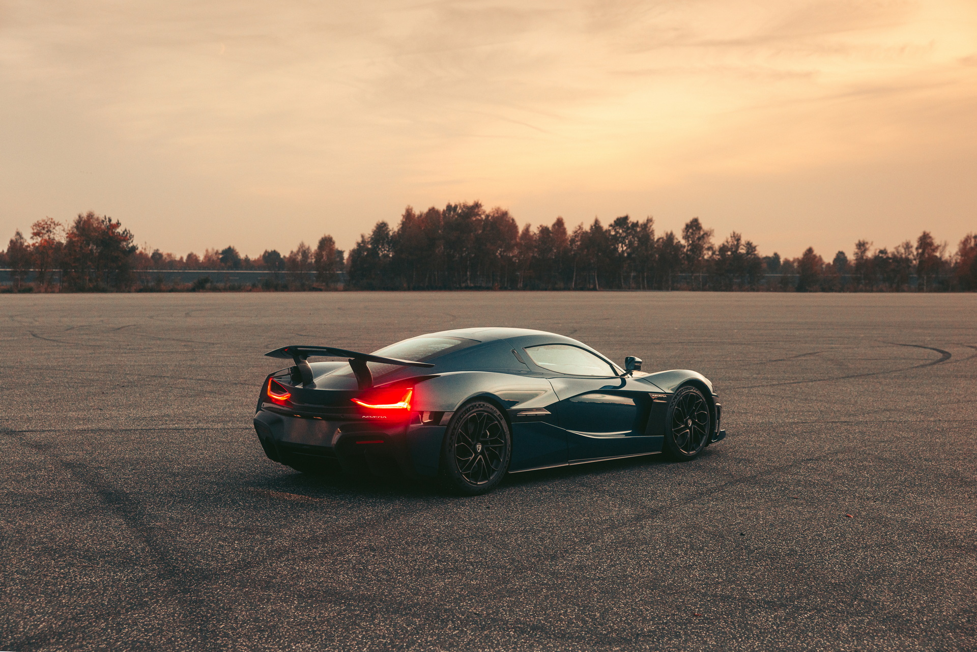 Rimac Nevera Breaks EV Top Speed Record With 256 MPH Run